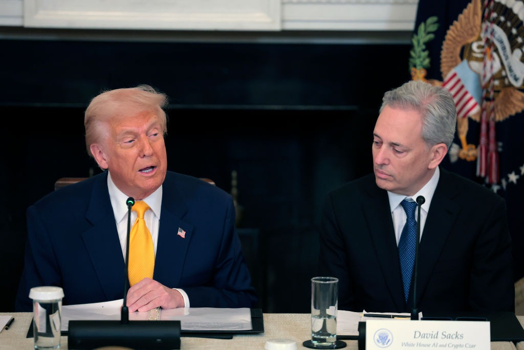 Reconfiguração na Cúpula: A Saída de David Sacks e o Novo Conselho de Titãs da Tecnologia dos EUA