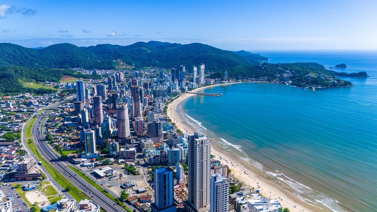 Itapema Supera Balneário Camboriú: A Reconfiguração do Valor Imobiliário no Litoral Catarinense