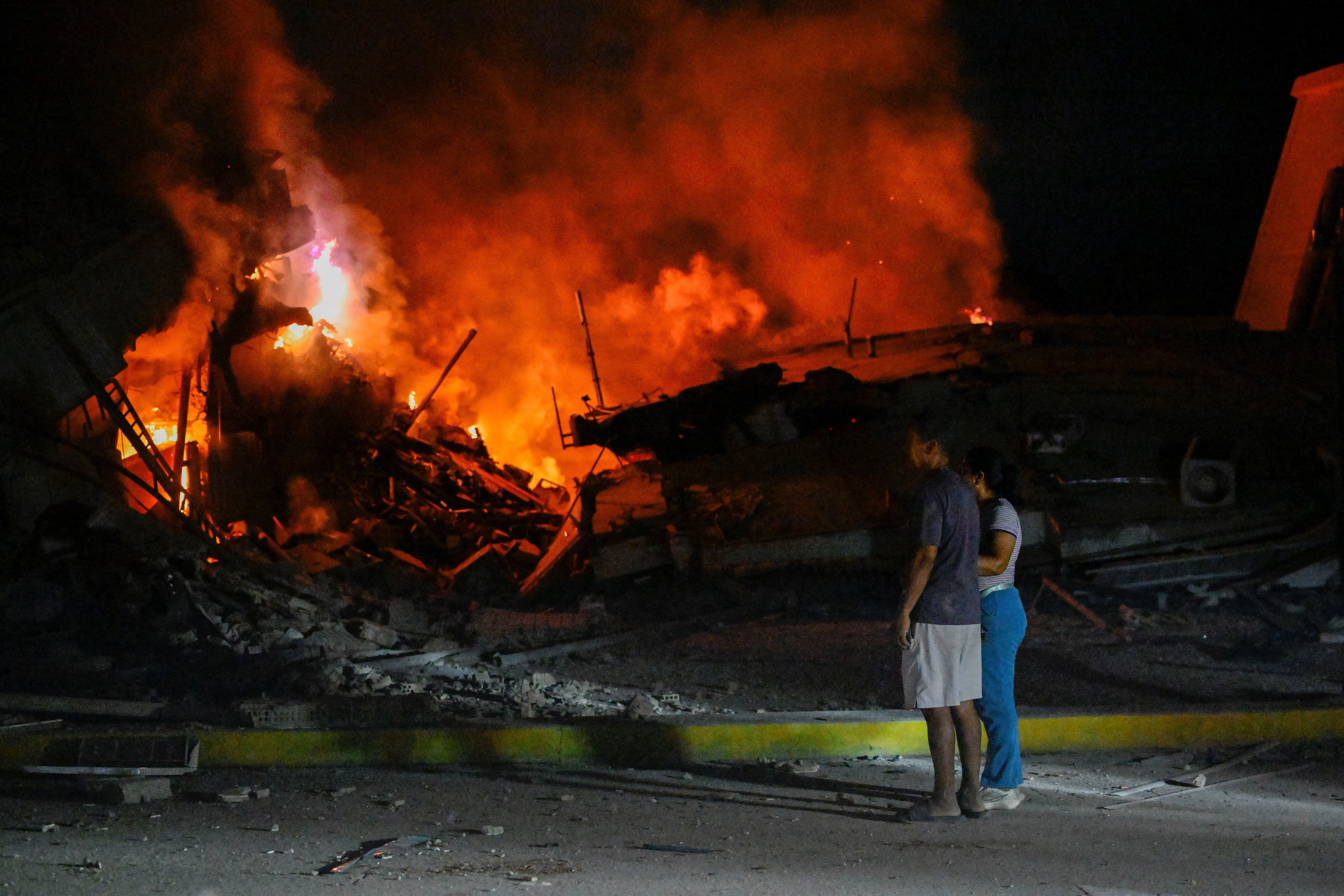 Venezuela Abalada por Duplos Terremotos: Análise Profunda das Consequências Humanitárias e Rearticulação Geopolítica Regional