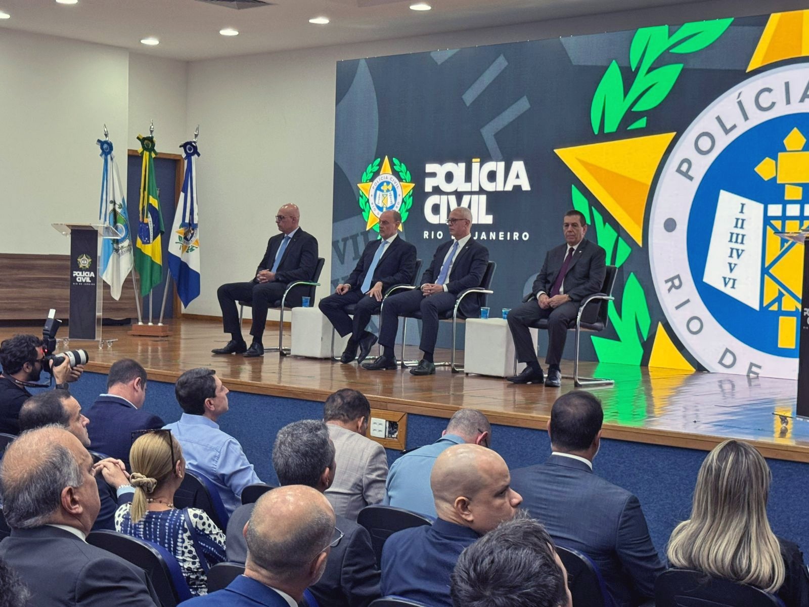 A Posse de Delmir Gouveia na Polícia Civil do RJ: Implicações para a Segurança Regional