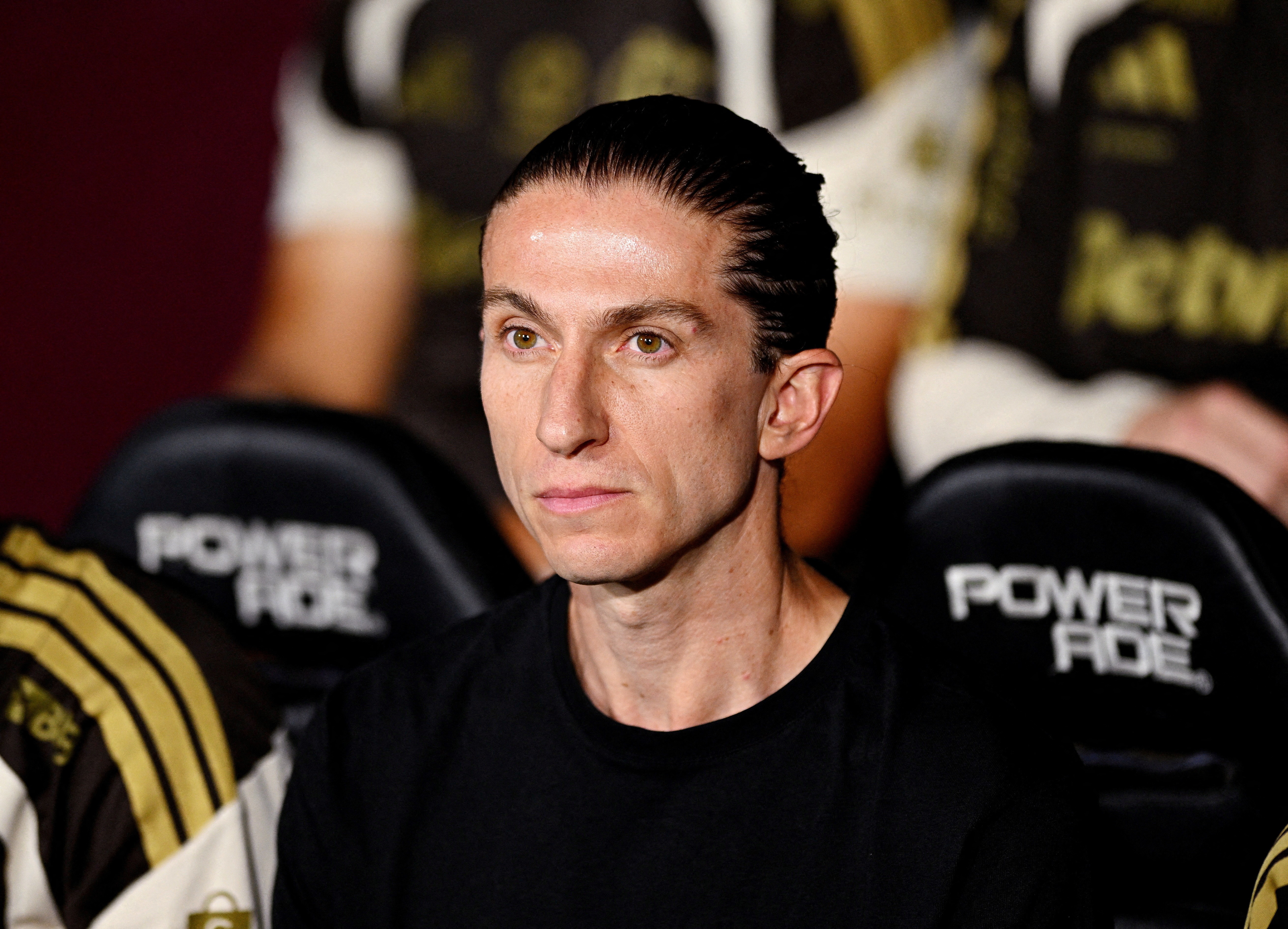 A Demissão de Filipe Luís e a Frágil Arquitetura da Estabilidade Profissional no Brasil