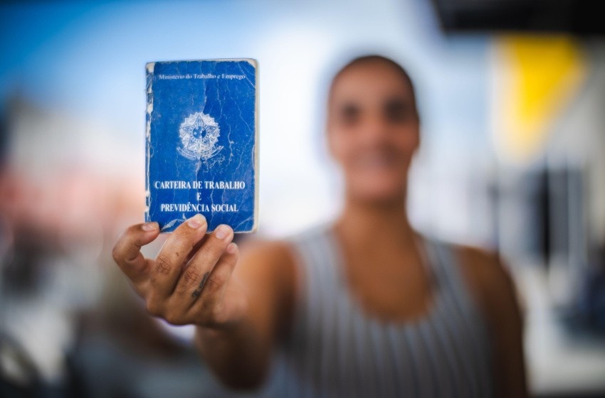 Taxa de Desemprego em Mínima Histórica: O Que os 5,6% Revelam Sobre a Verdadeira Saúde do Mercado de Trabalho Brasileiro