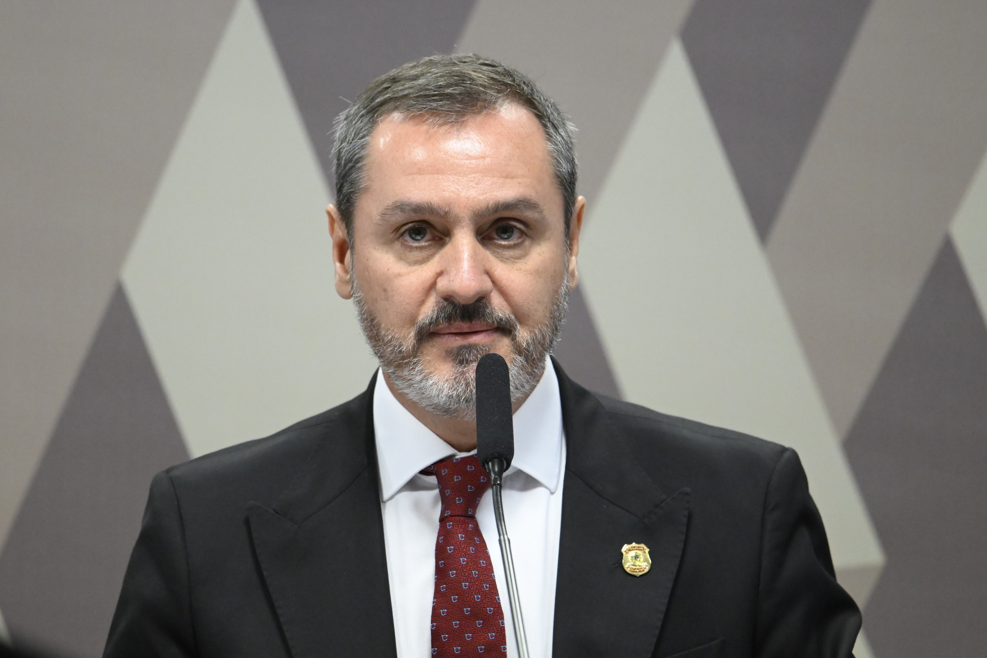 PF Defende Autonomia Institucional e Alerta para Riscos à Investigação Imparcial no Brasil