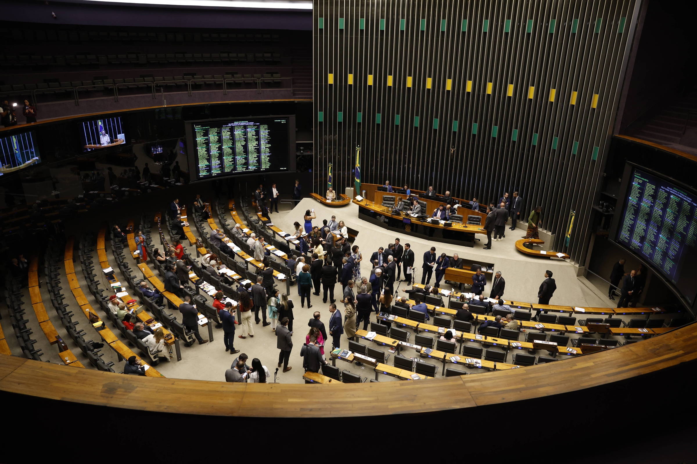 A Disputa pelo TCU: O Tabuleiro de Bilhões e o Futuro do Controle Orçamentário