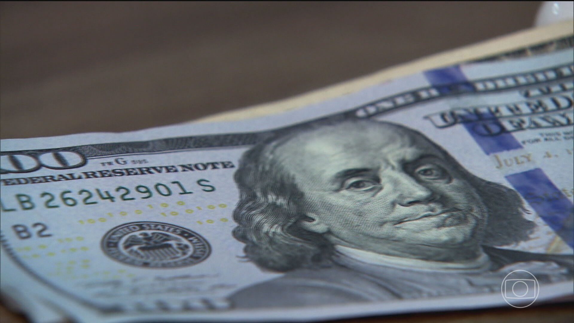 Dólar em Ascensão, Juros Estagnados: Entenda Como a Intrincada Dança Geopolítica e Monetária Impacta Seu Bolso