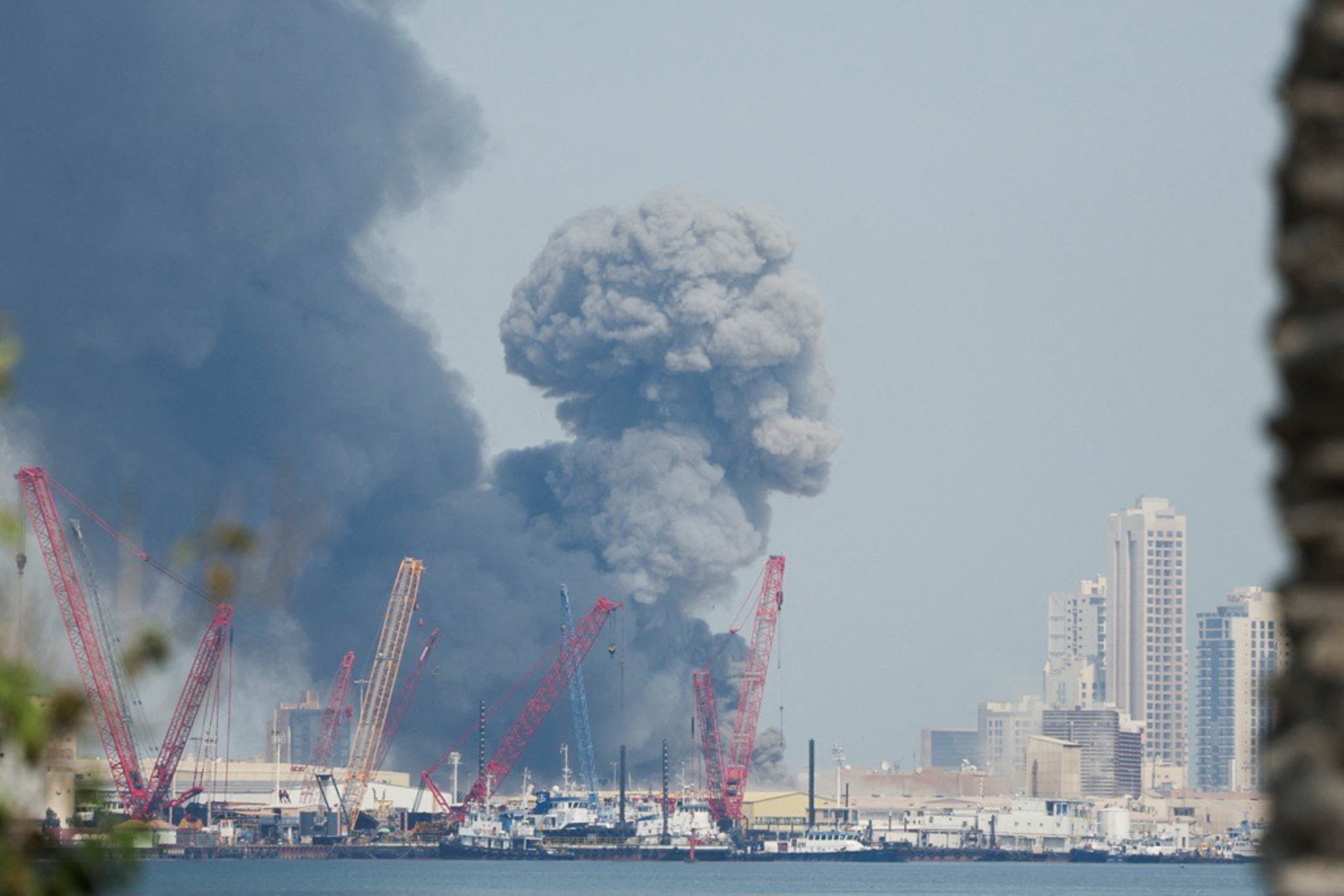 Imagem de satélite 'antes e depois' de ataque a base dos EUA no Catar é #FAKE e foi manipulada por IA