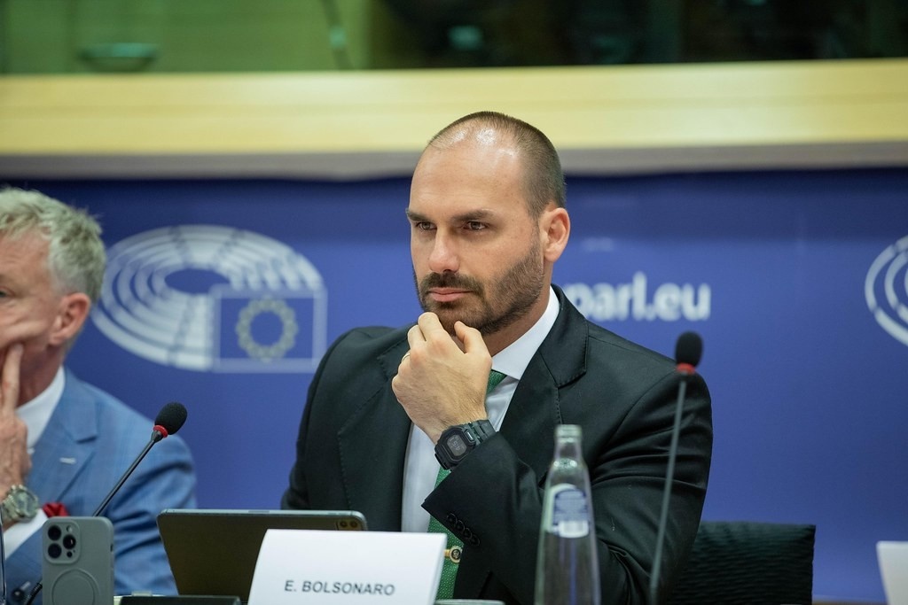 Condenação de Eduardo Bolsonaro pelo STF: Implicações Profundas para o Cenário Político Brasileiro