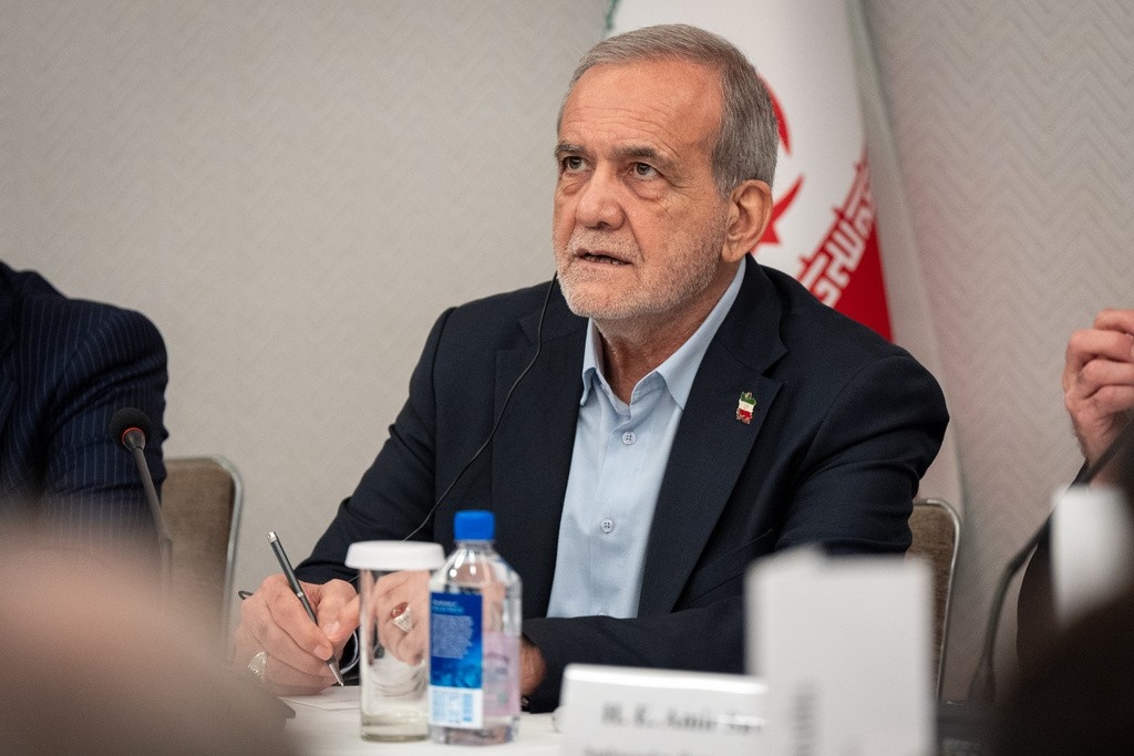 Irã tenta reescrever narrativa da tensão geopolítica em carta direta aos EUA