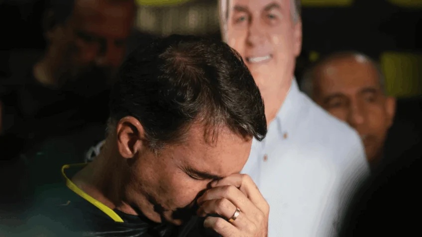 Movimento Estratégico de Bolsonaro Redefine Dinâmica na Direita e Consolida Flávio como Voz Central