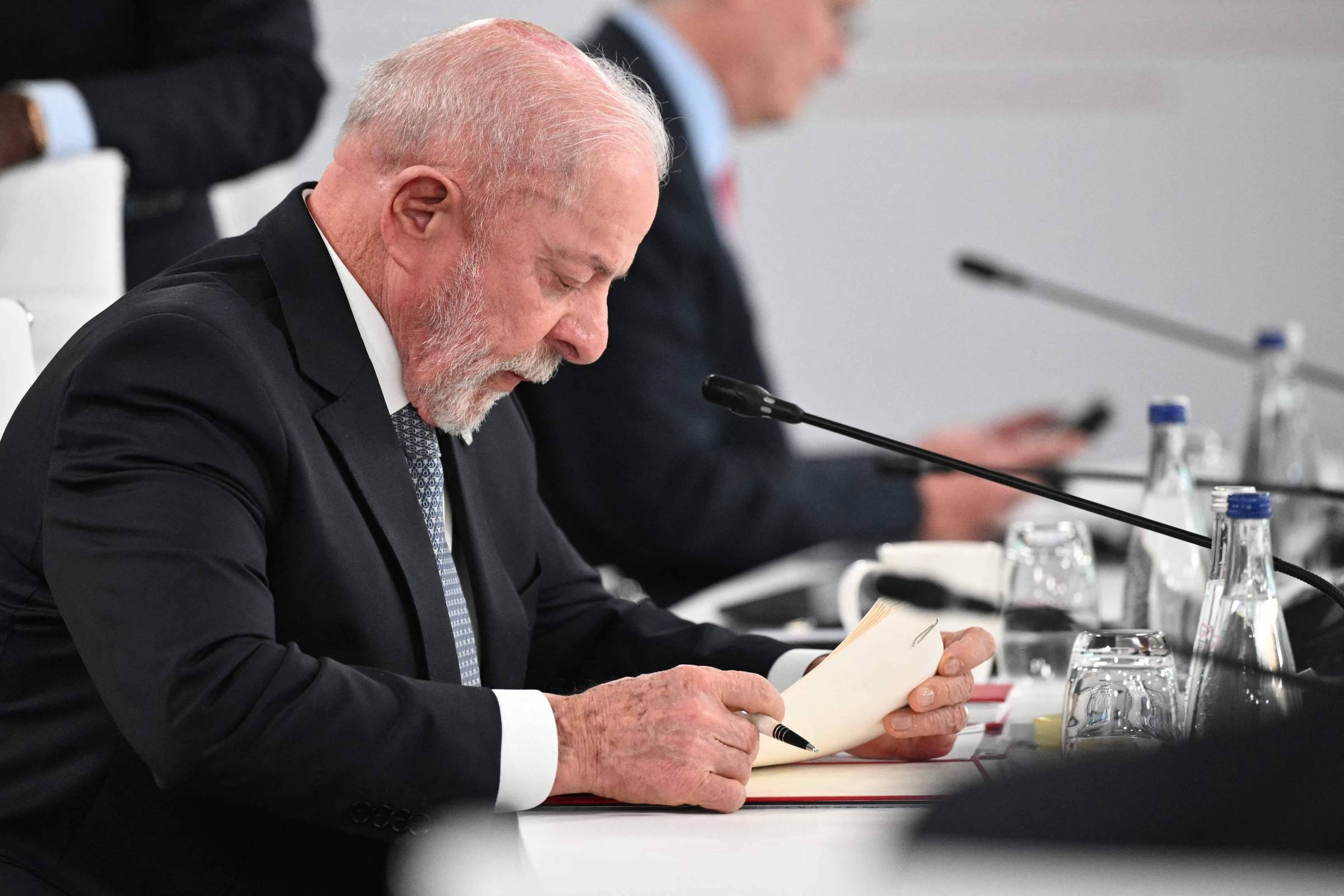 Lula e Trump no G7: A Reafirmação de Alinhamentos Geopolíticos e o Futuro da Ordem Mundial