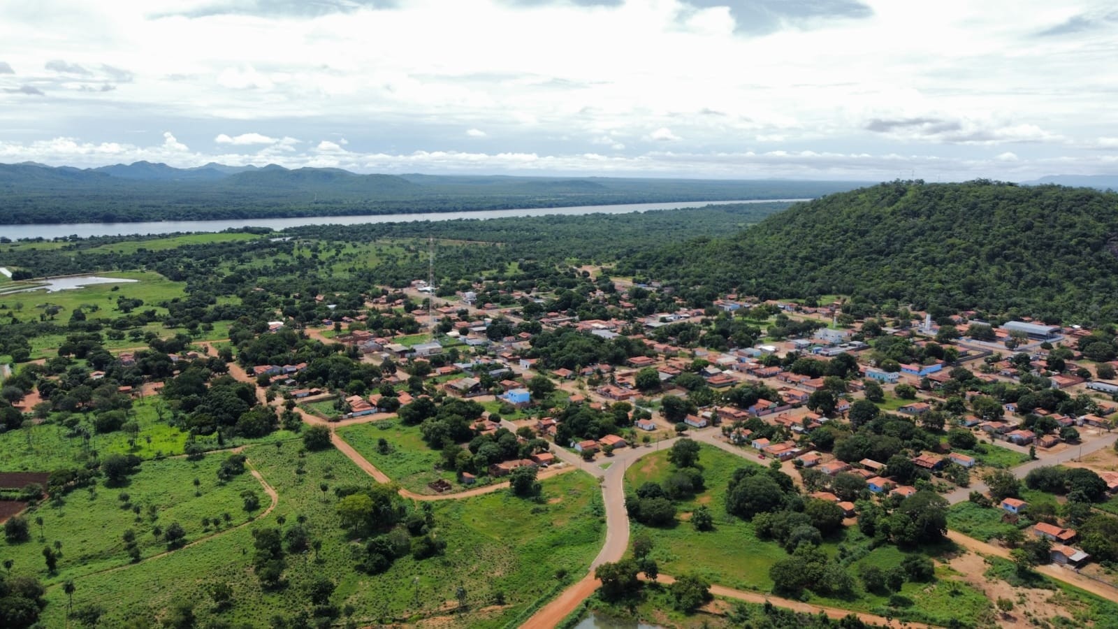 Acúmulo de Cargos Públicos no Tocantins: O Alerta sobre a Eficiência e Integridade do Serviço Regional