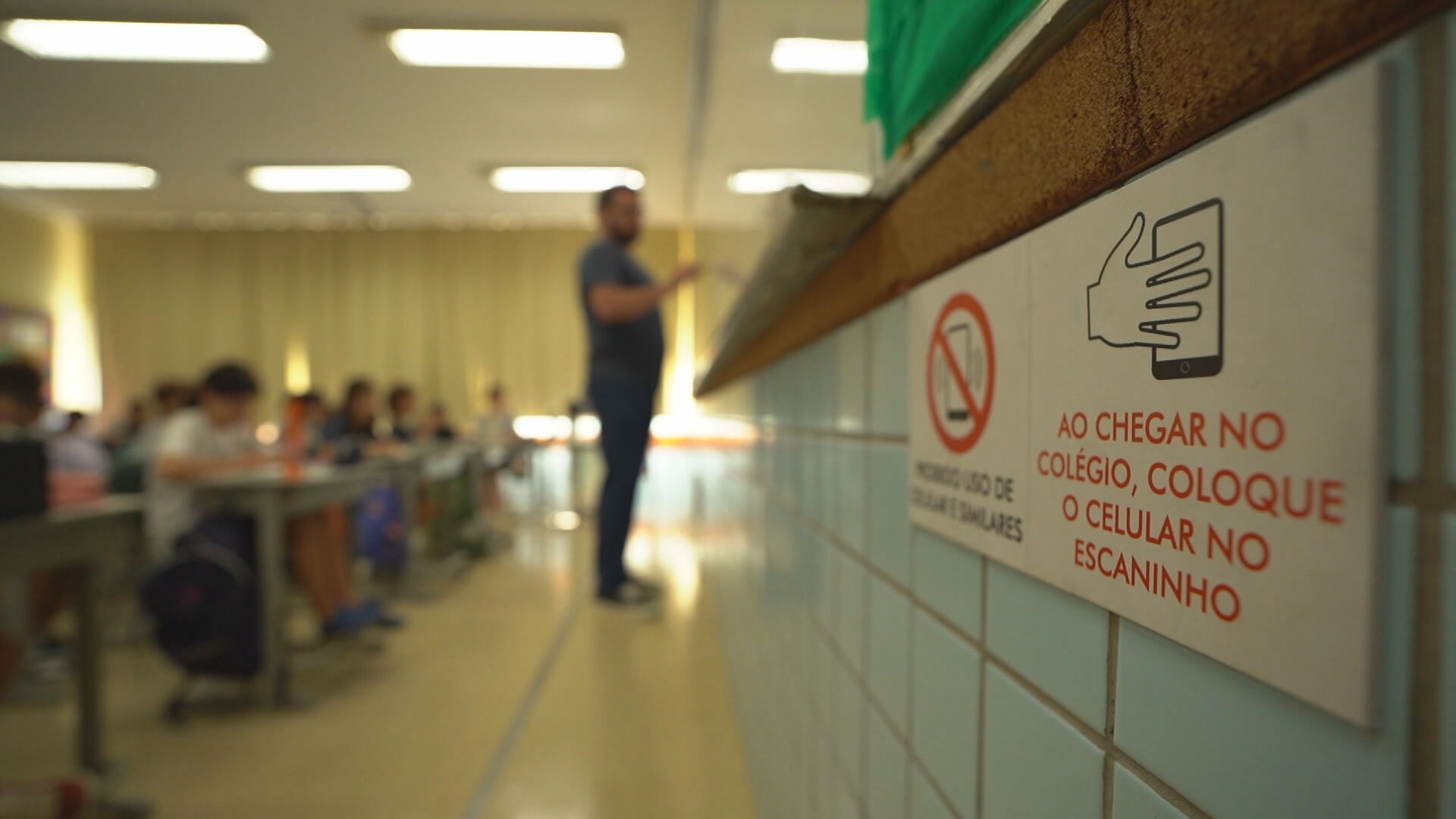 A Virada no DF: Como a Restrição de Celulares Transforma o Aprendizado e a Atenção nas Escolas