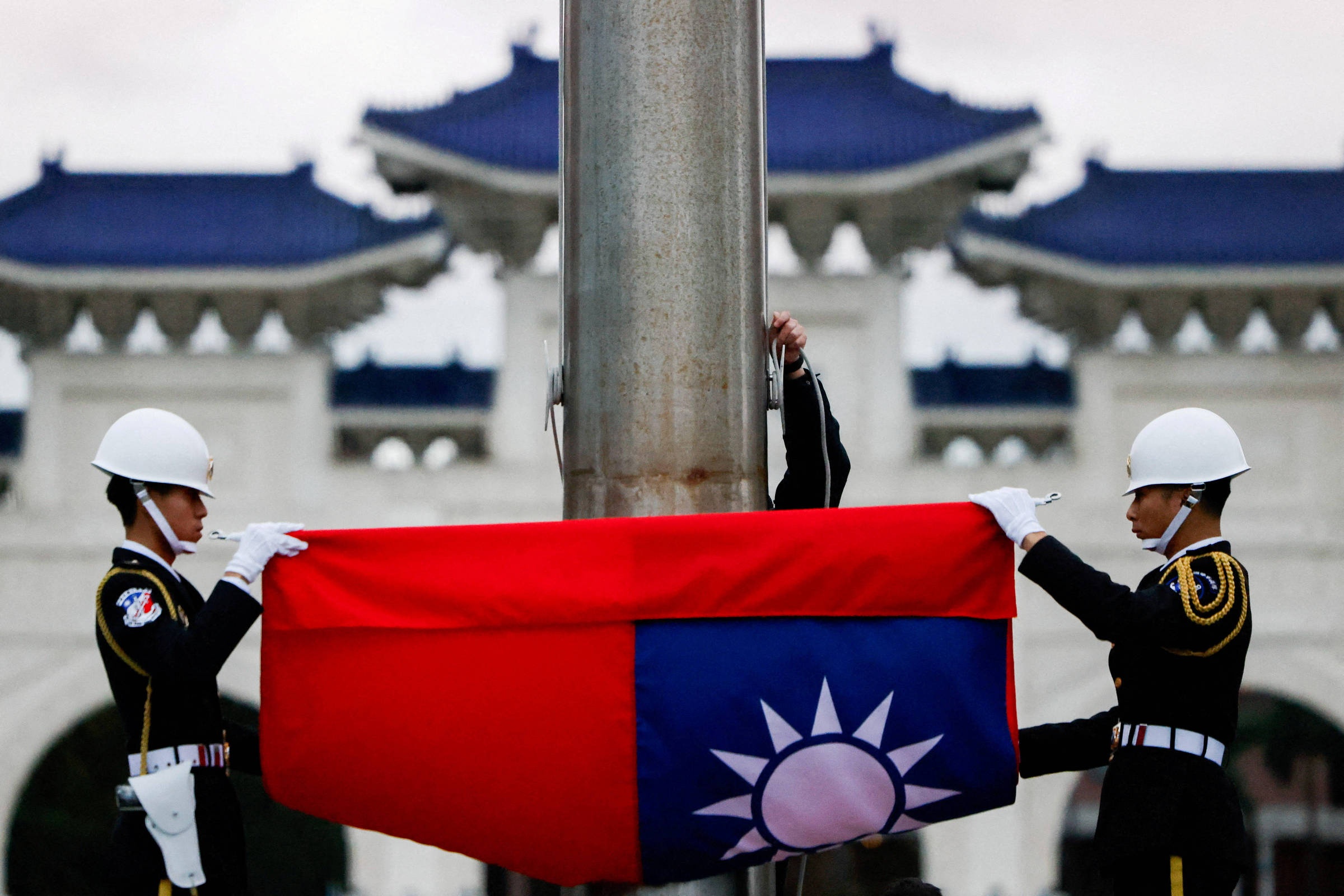 Impasse Orçamentário em Taiwan Ameaça Estabilidade Regional e Desafia Equilíbrio Global
