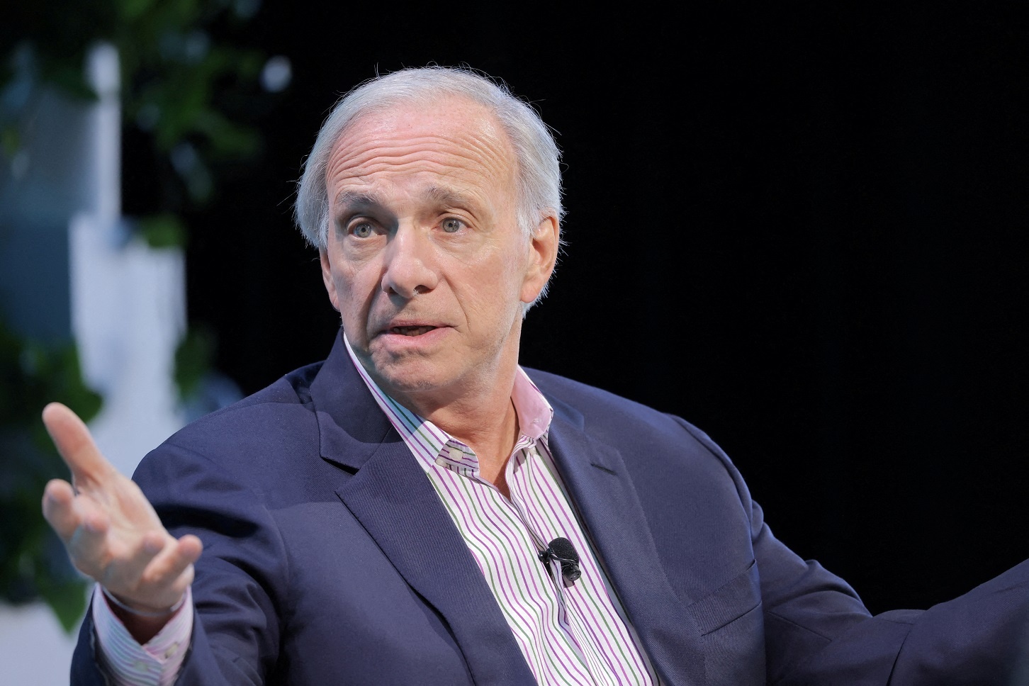 Decisão Crítica do Fed: A Estagflação Inevitável e o Futuro dos Juros nos EUA, Segundo Ray Dalio