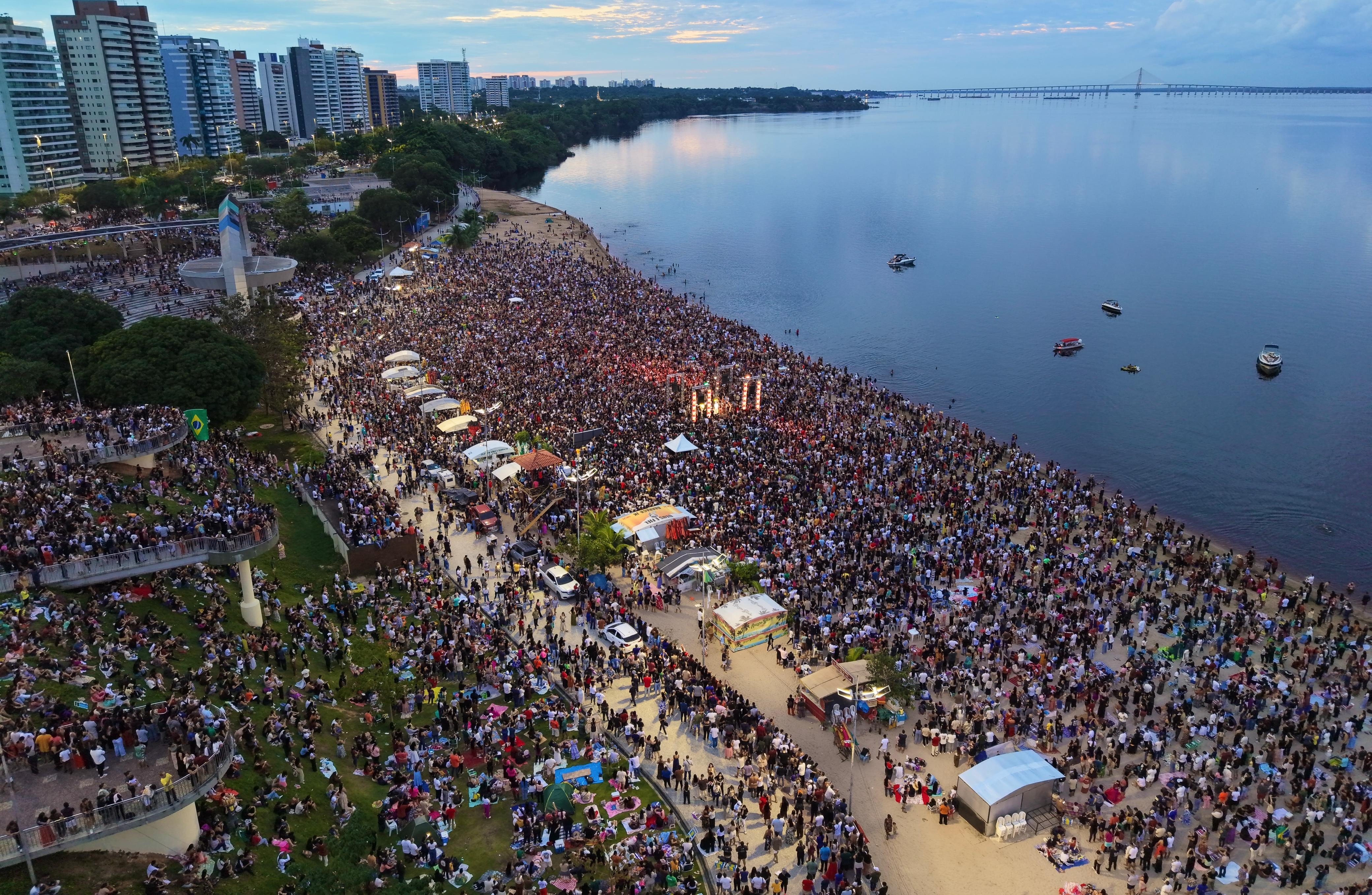 Amanhecer Manaus: A Megamobilização que Reconfigura o Cenário Urbano e a Expressão da Fé na Capital Amazonense