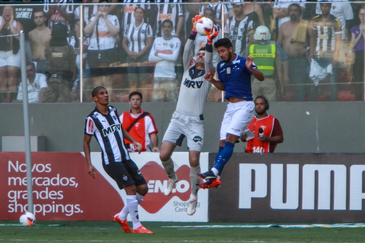 A Batalha Mineira Além das Quatro Linhas: O Significado Social e Econômico de uma Hegemonia Esportiva