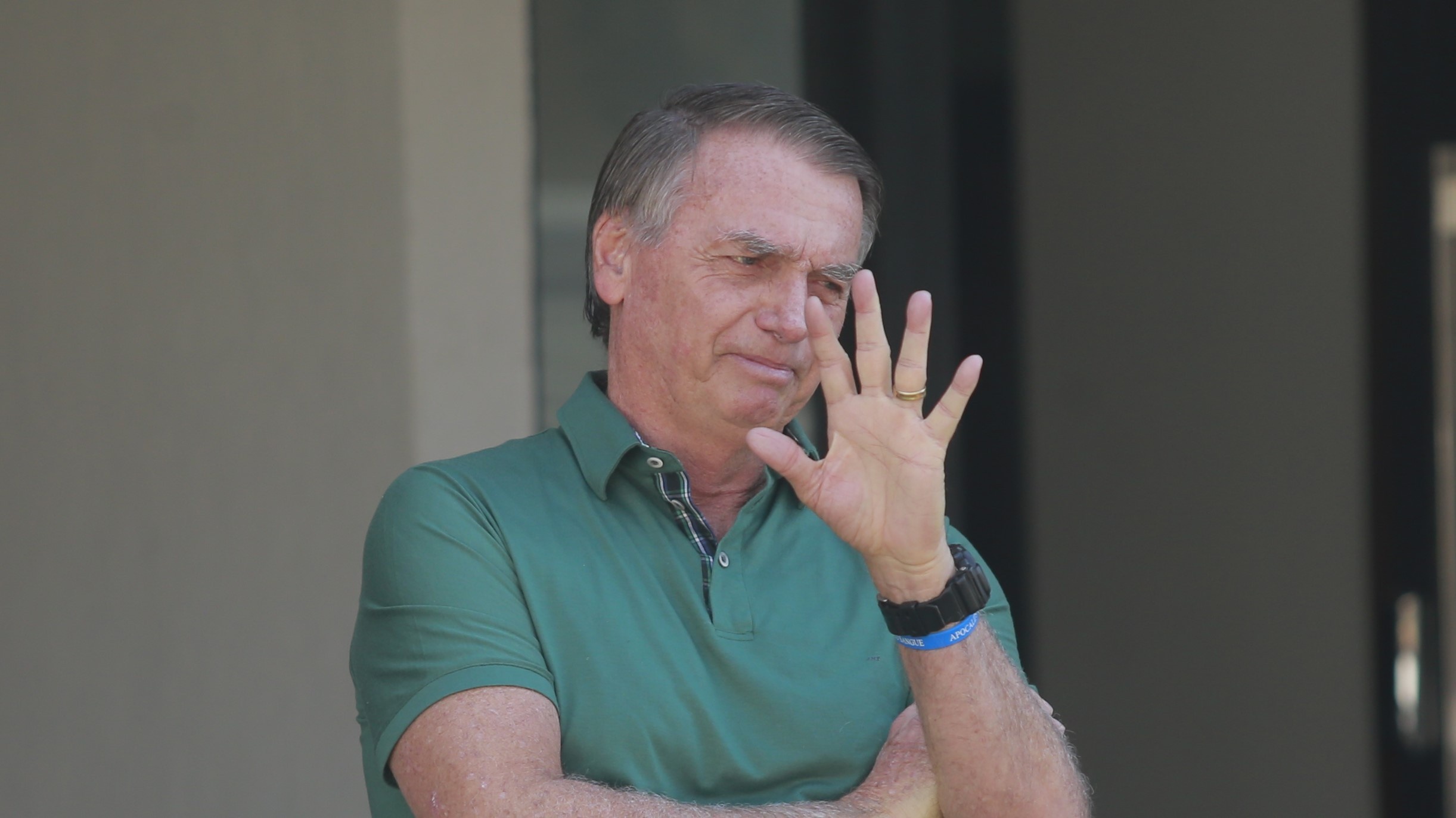 Armas de Bolsonaro: Entrega Põe à Prova Limites Institucionais e a Efetividade da Lei