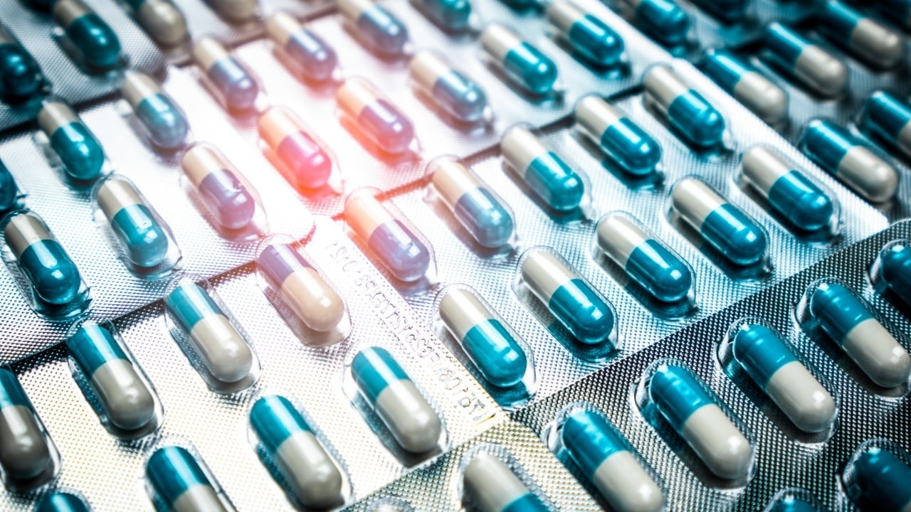 A Estratégia Global da China e a Crescente Dependência de Medicamentos Essenciais