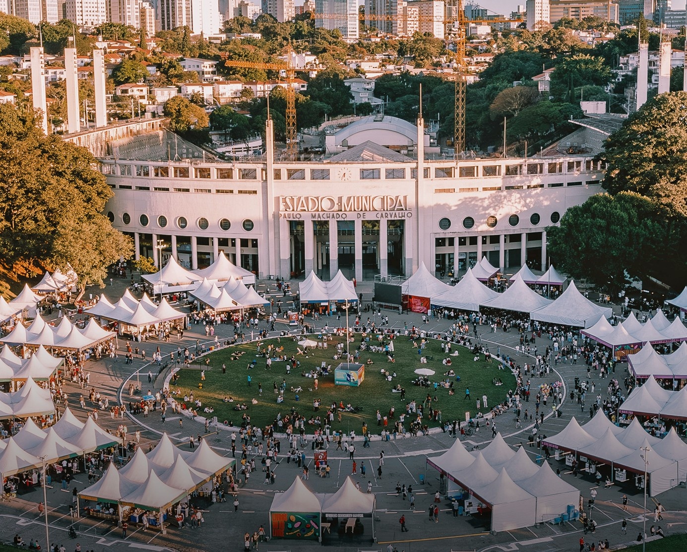 Feira do Livro do Pacaembu: O Legado Cultural e Econômico de um Evento em Ascensão em São Paulo