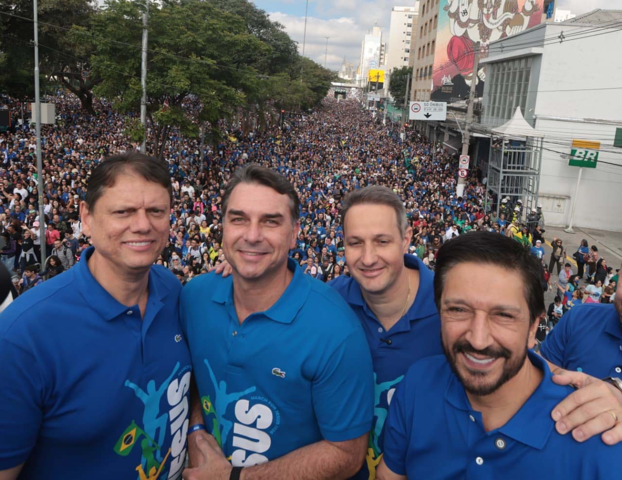 Marcha para Jesus: O Palco da Fé e o Jogo Político Brasileiro