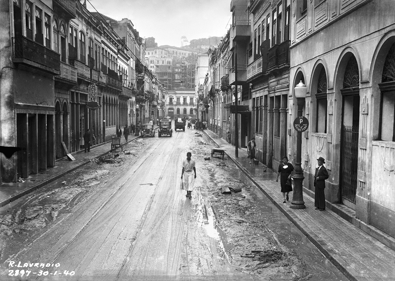 Memória Resgatada: Livro Inédito do Arquivo Geral do Rio Ilumina Transformações Urbanas Cruciais