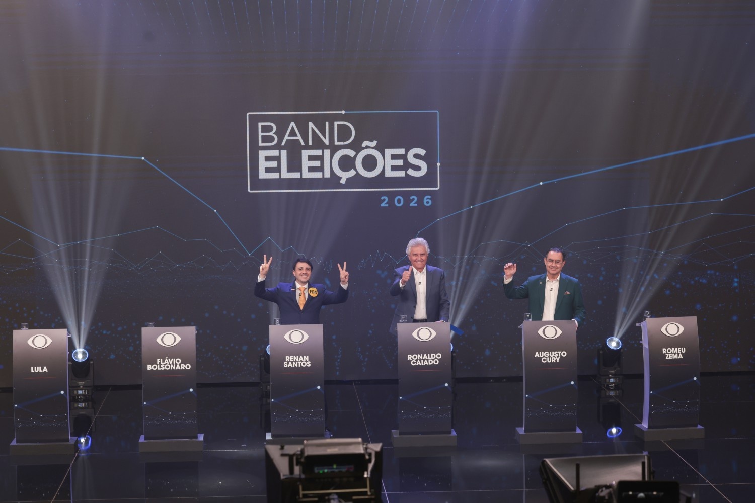 O Vazio no Palco: Por Que a Ausência em Debates Presidenciais Ameaça a Democracia
