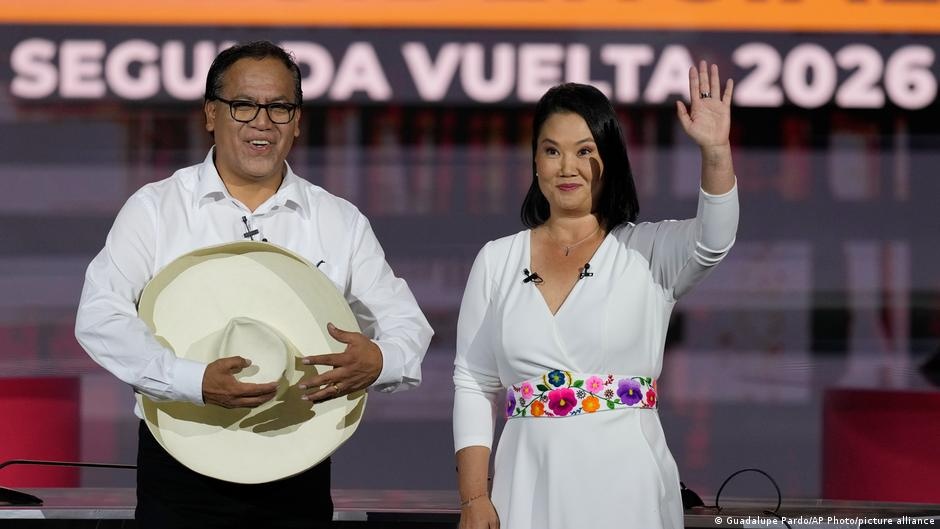 Peru na Encruzilhada: Eleição Presidencial Expõe Colapso da Confiança Democrática