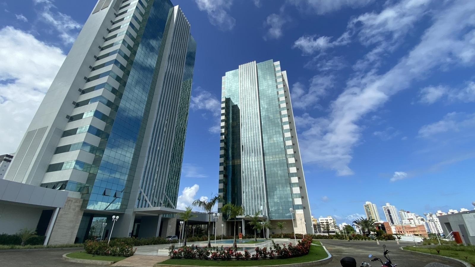 Decisão do TRT-BA Garante Indenização por Câmera em Vestiário, Reforçando Privacidade Laboral