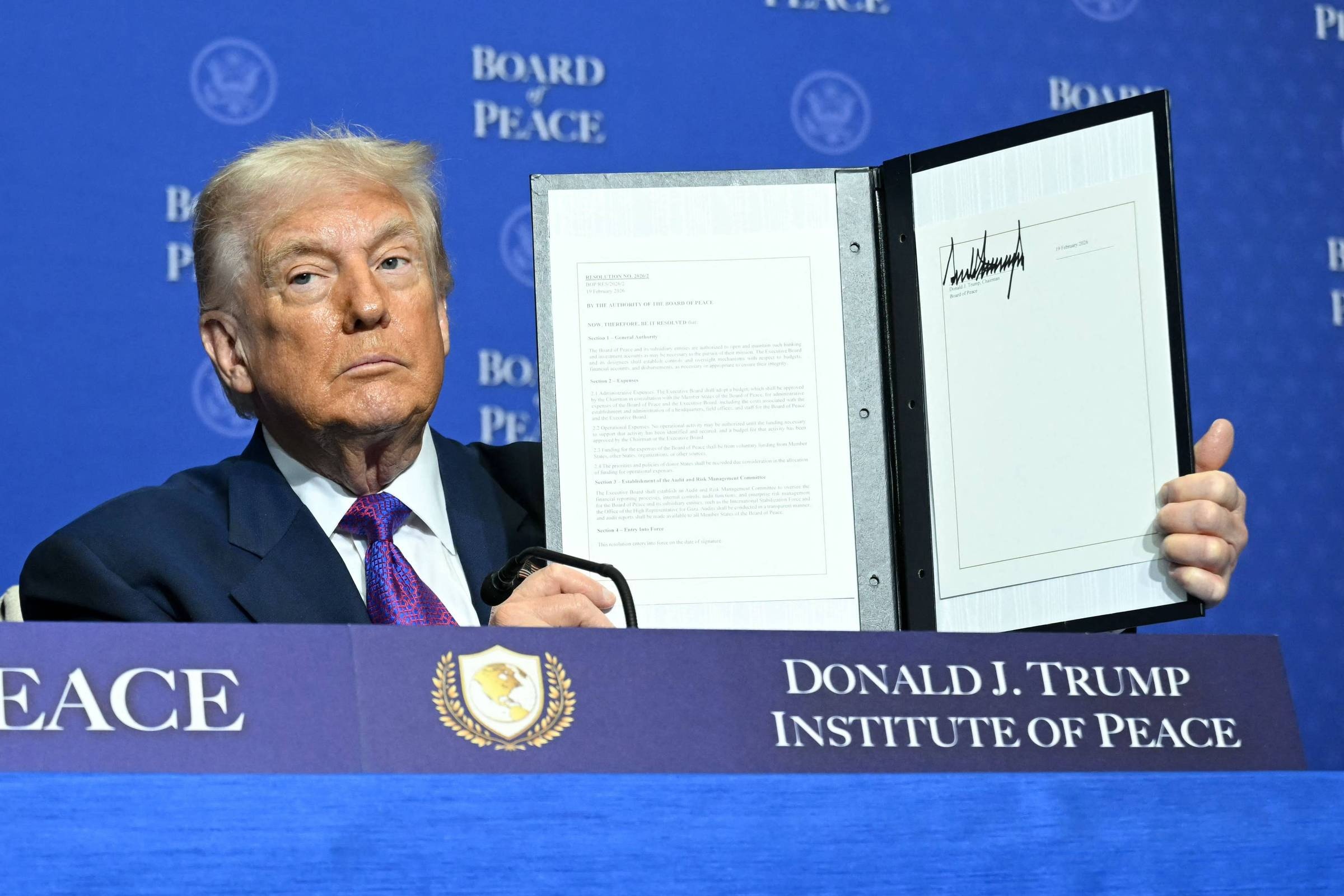 O Dilema do Vácuo Financeiro em Gaza: Fundo de Paz de Trump Sem Doações Efetivas