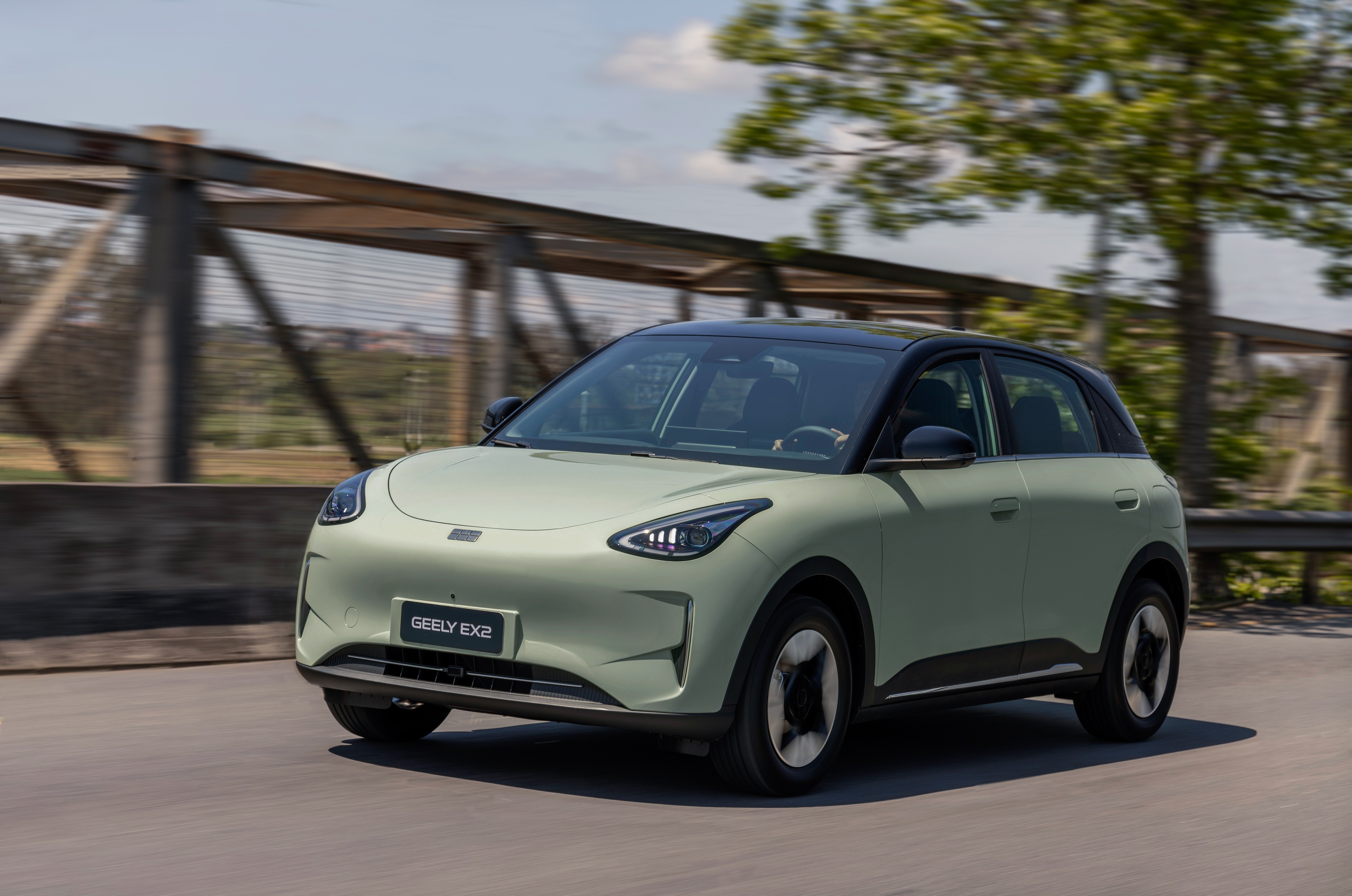 A Revolução Silenciosa: Como a Produção Nacional do Geely EX2 Redefine o Custo da Mobilidade Elétrica no Brasil
