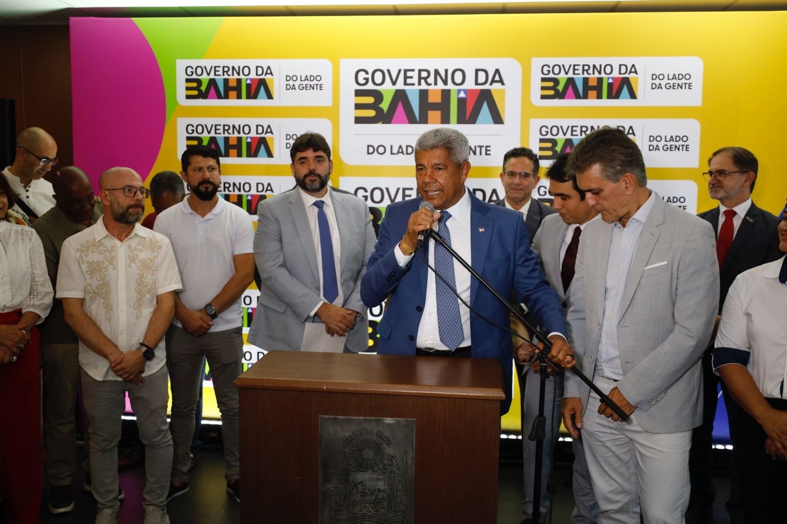 Bahia: Abono Extraordinário aos Educadores e o Impulso Regional para Além da Sala de Aula