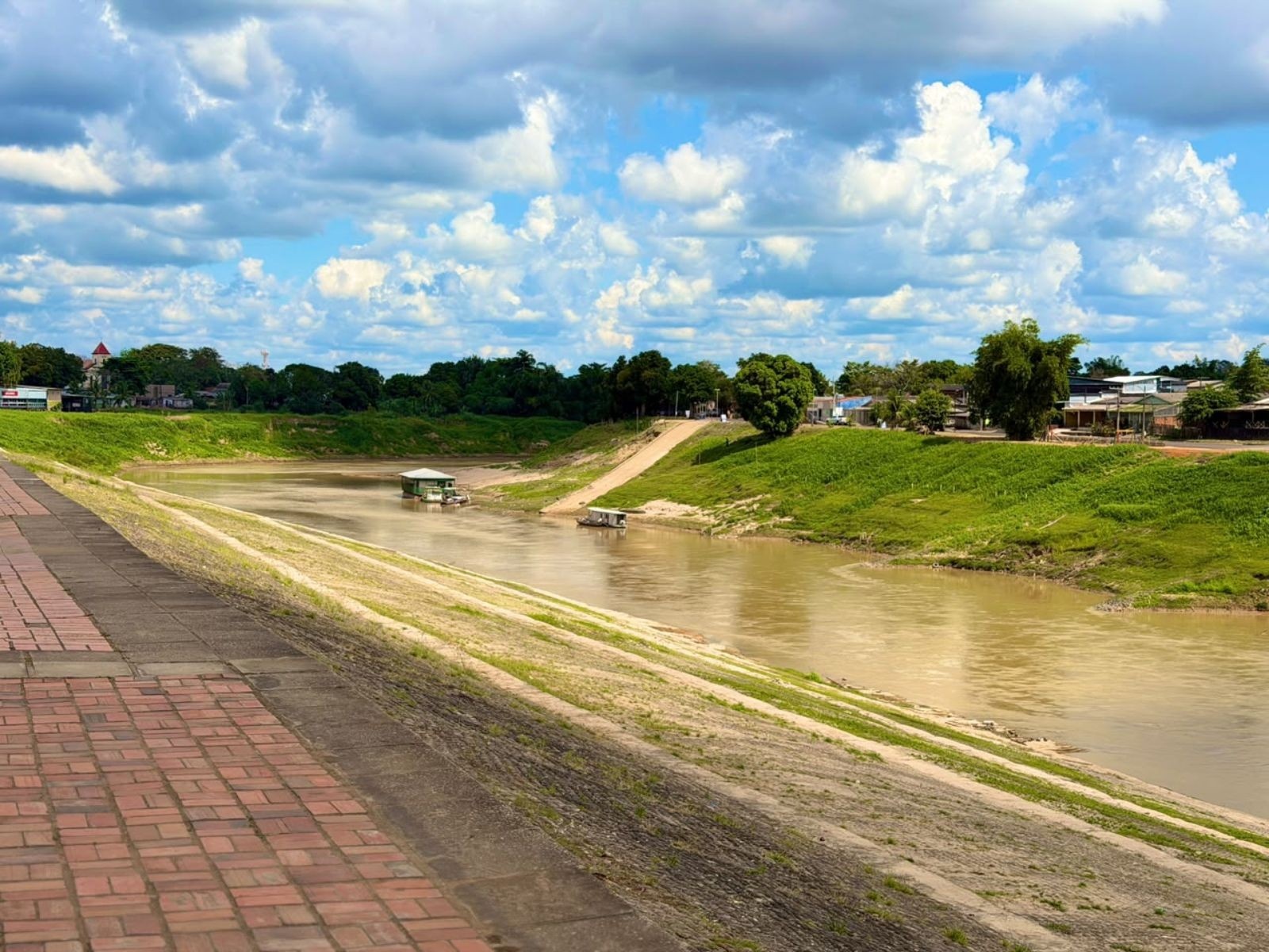 Seca Extrema no Acre: Além do Decreto, Entenda o Risco Iminente para a Vida no Estado