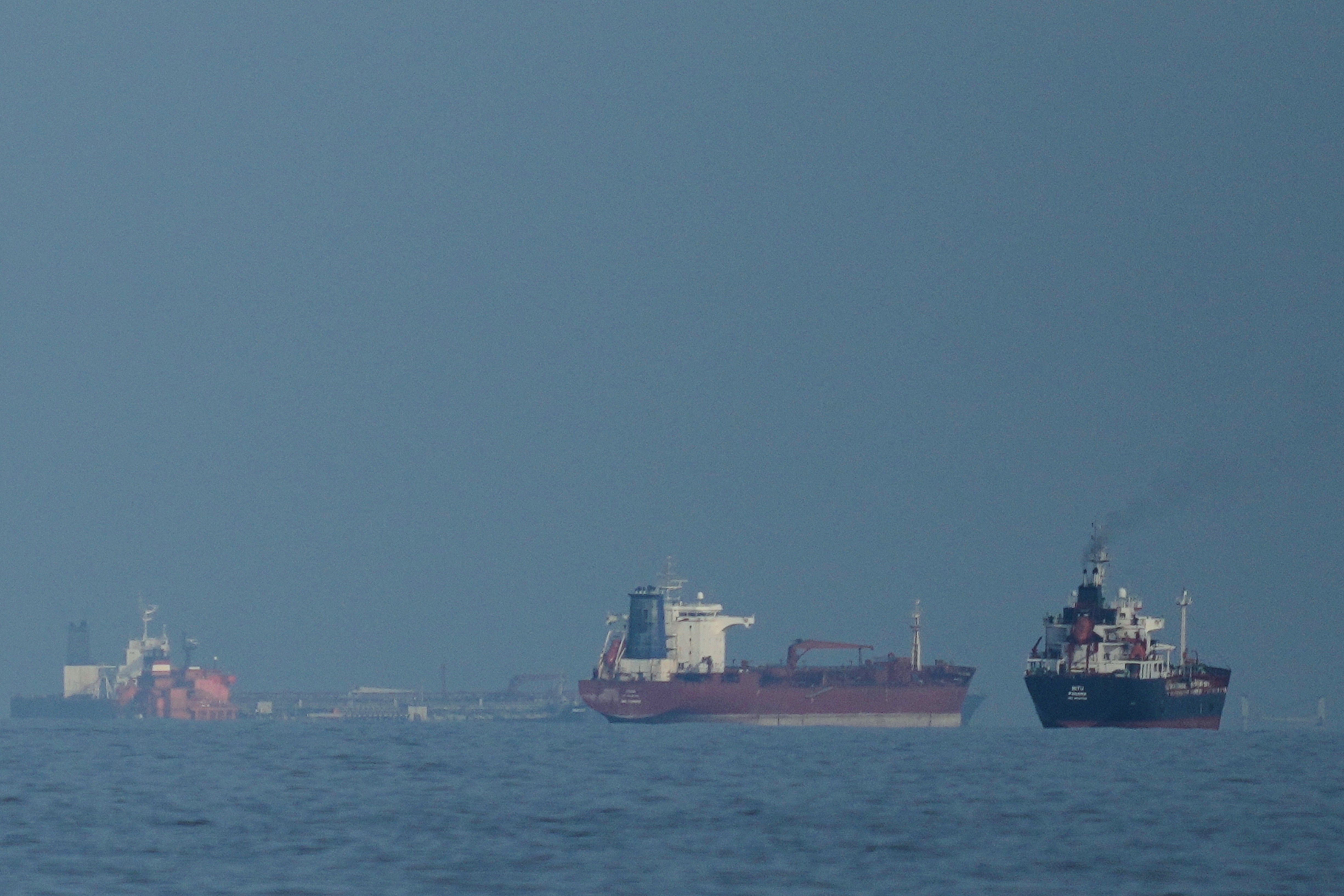 Bloqueio no Golfo de Omã Aprofunda Crise Iraniana e Remodela Geopolítica Global