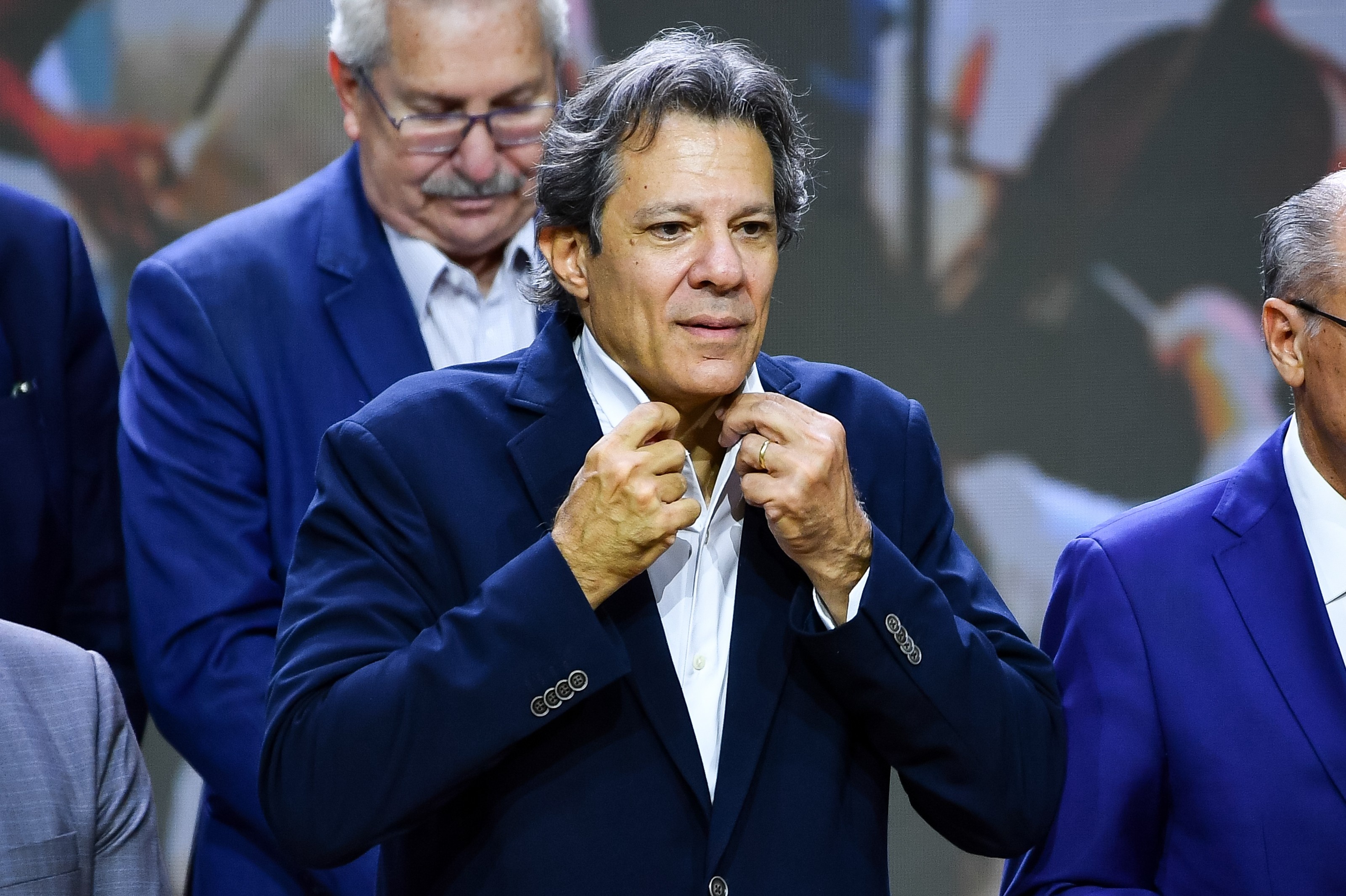 A Saída de Haddad da Fazenda: O Sinal Econômico por Trás da Estratégia Política em São Paulo