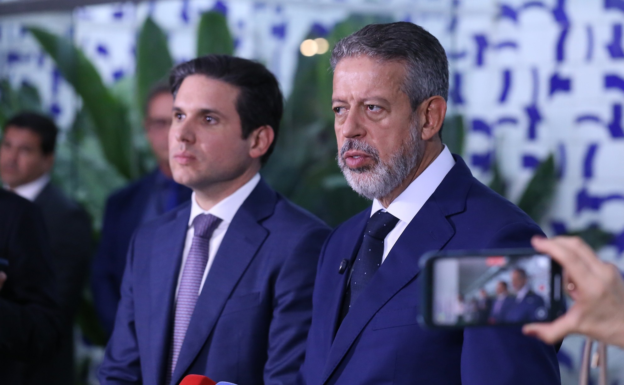 Por Trás das Cortinas: Como o Voto Virtual Remodela o Poder Legislativo Brasileiro
