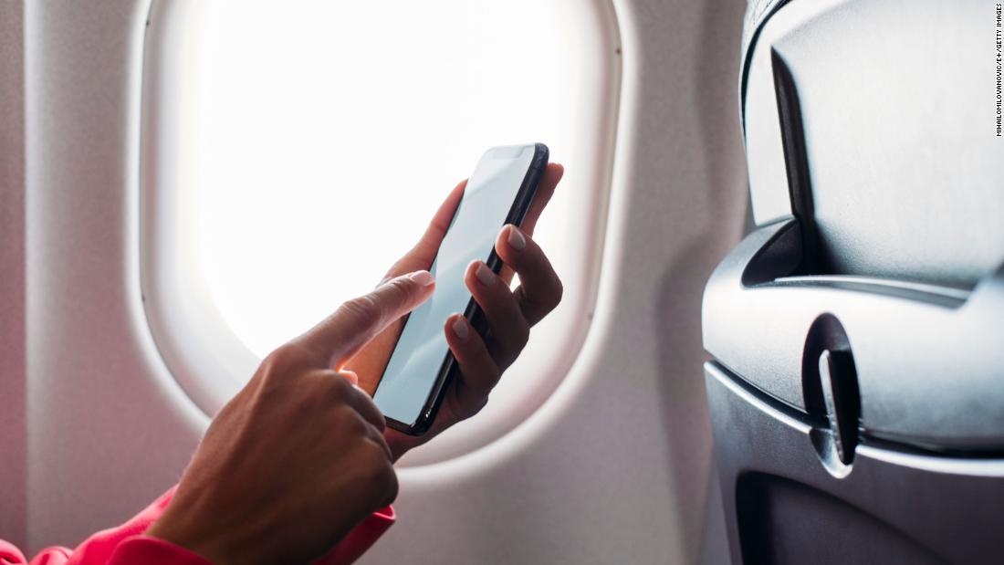 Modo Avião: Desvendando o Porquê de Uma Norma Que Vai Além da Aeronave