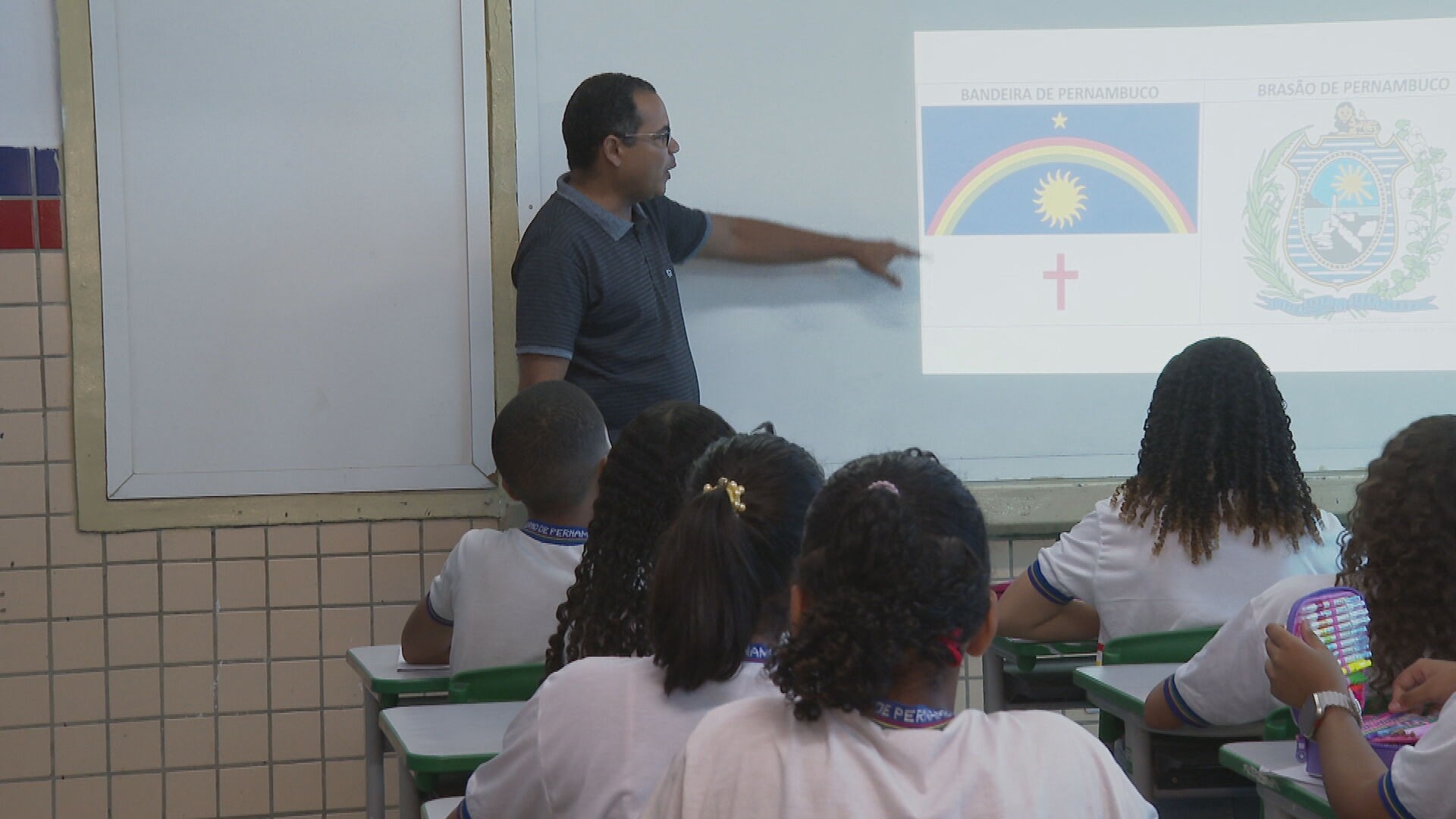 Pernambuco Reafirma Sua História: O Efeito Multiplicador da Educação Local na Economia e Cidadania