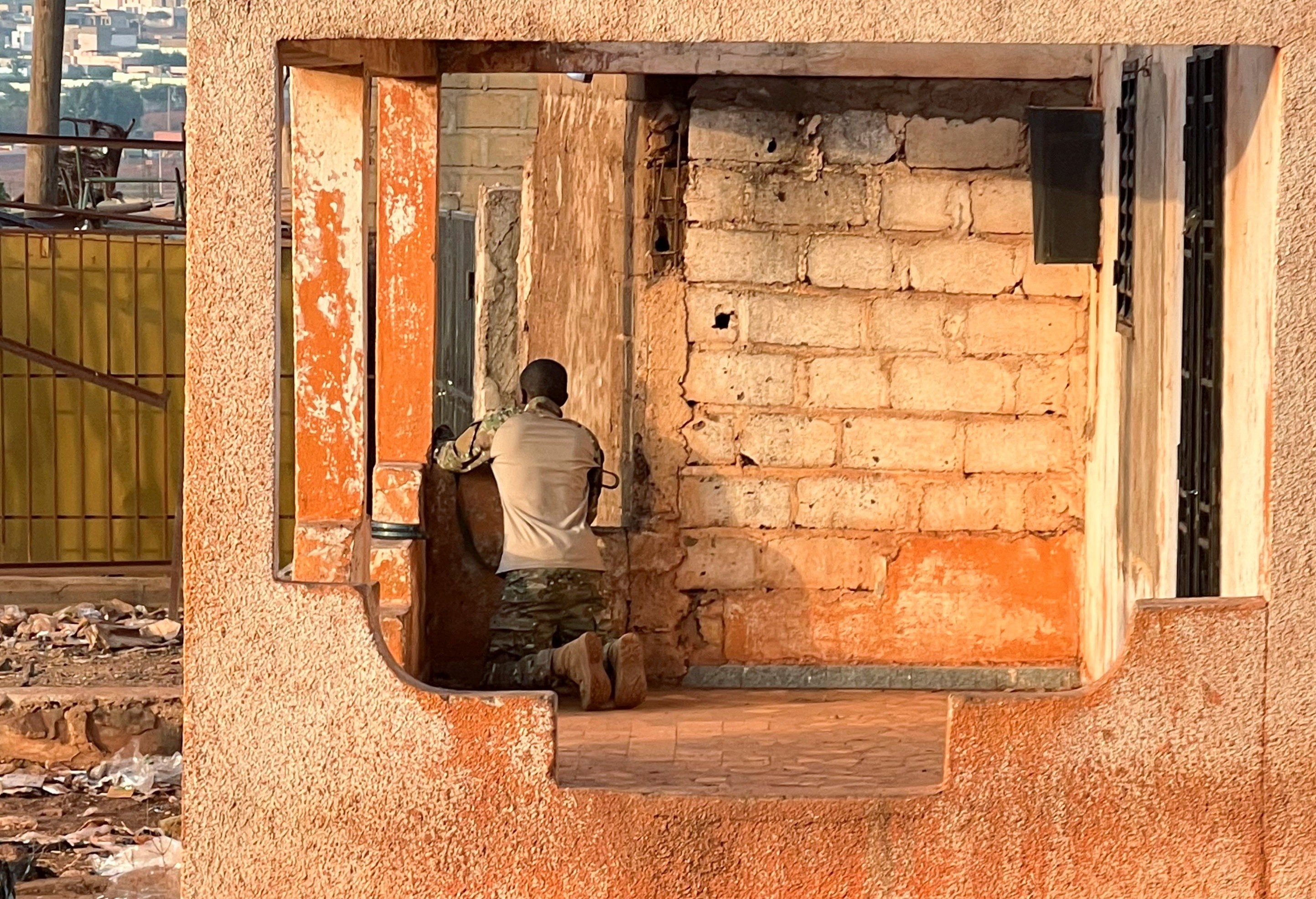 Ataques Coordenados no Mali: O Epicentro da Instabilidade no Sahel e suas Ramificações Globais