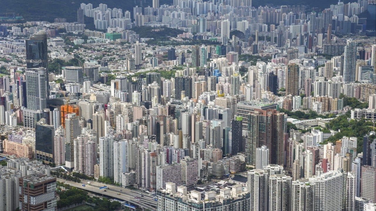 Mercado Imobiliário de Hong Kong Sinaliza Resiliência em Meio à Instabilidade Econômica Global