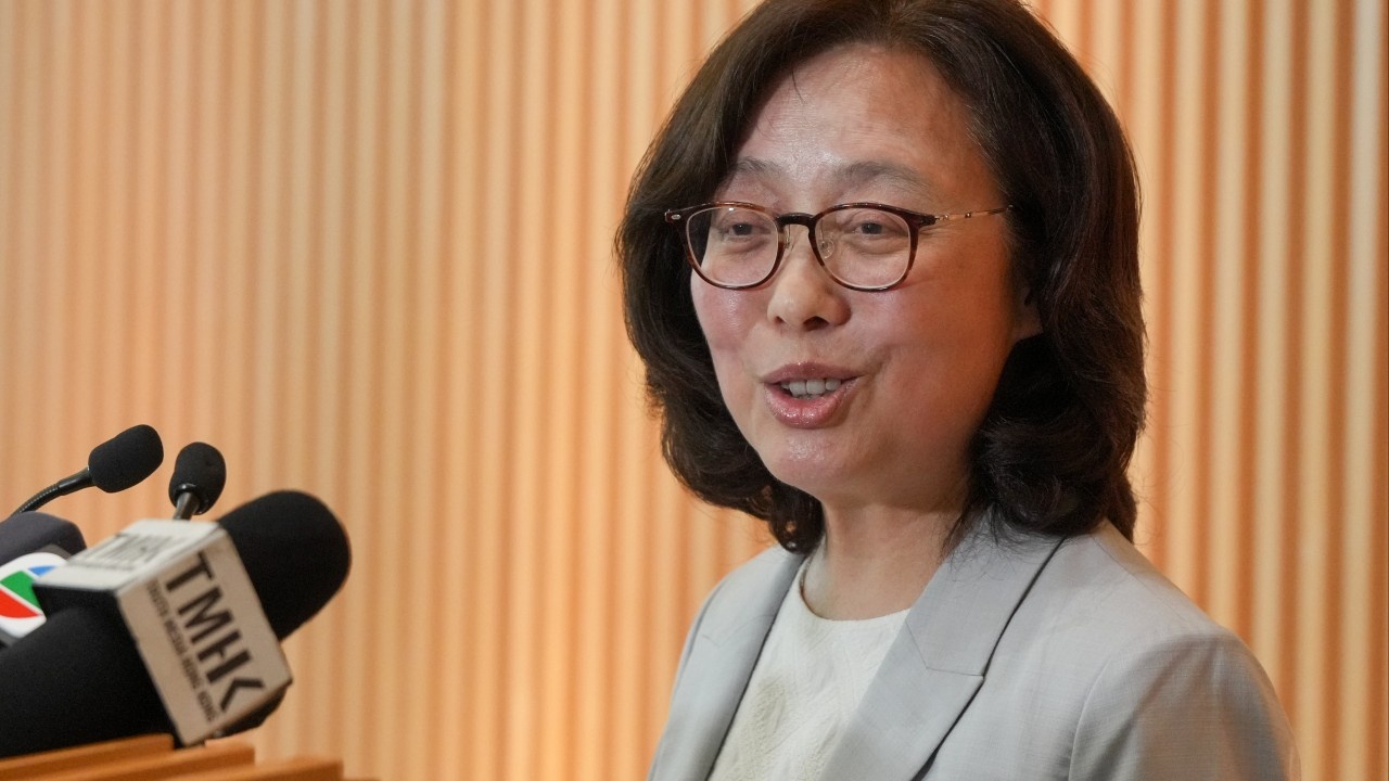 Hong Kong Adota Abordagem Cautelosa na Oferta de Terrenos: Estabilidade do Mercado Imobiliário em Foco