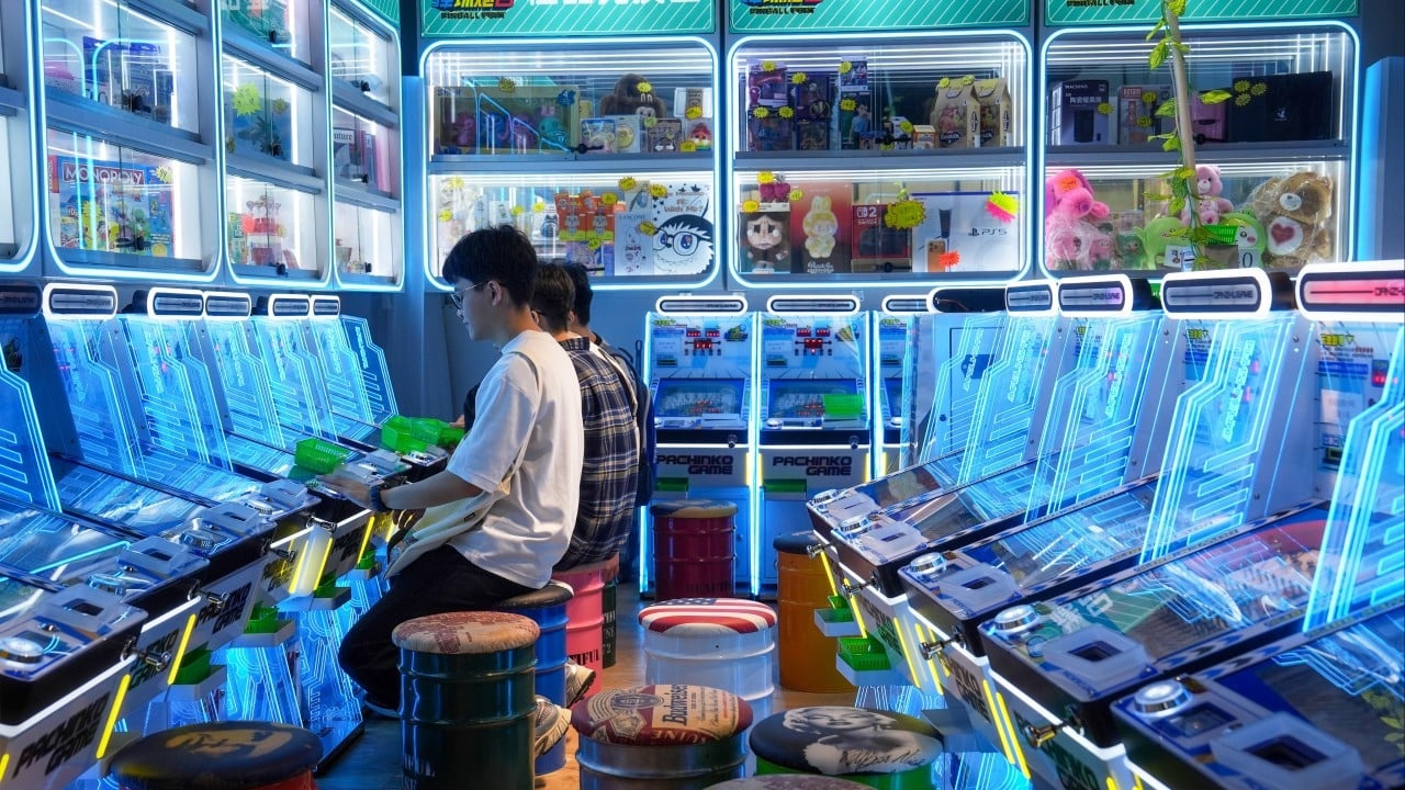 A Tensão Regulatória em Hong Kong: Fliperamas, Vício e o Limite do Lazer Familiar