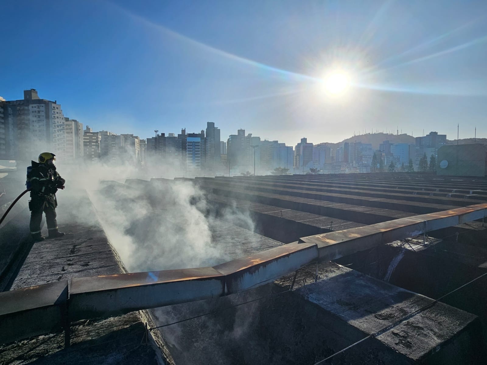 Incêndio na Rodoviária Rita Maria: Um Alerta Estrutural para a Infraestrutura de Florianópolis