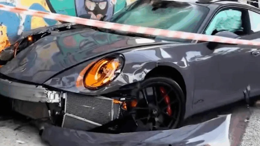 Acidente com Porsche de Influenciador Reacende Debate Sobre Responsabilidade Digital e Percepção de Sucesso