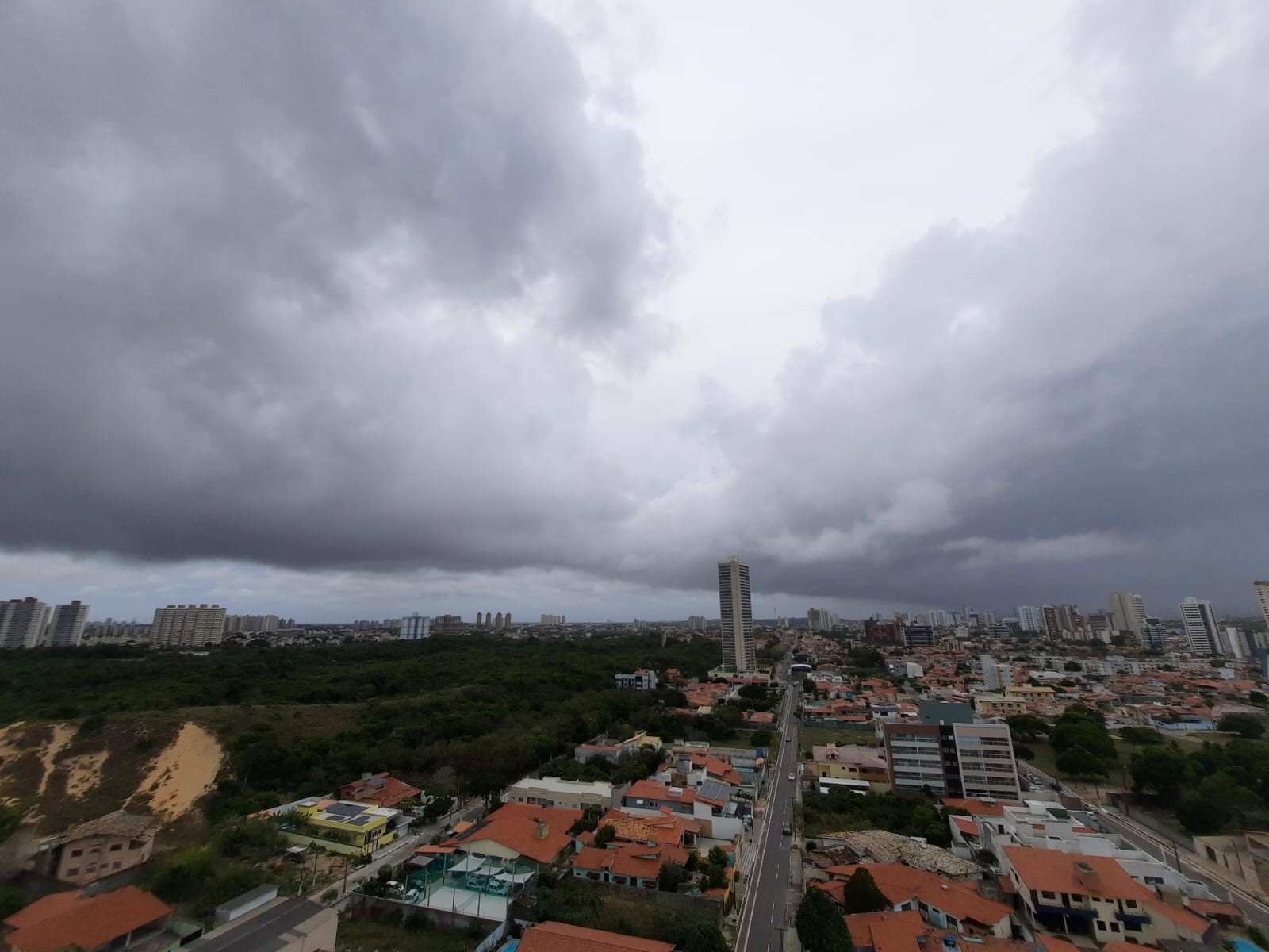 Rio Grande do Norte Sob Alerta Meteorológico: Análise dos Impactos Urbanos e Econômicos das Chuvas
