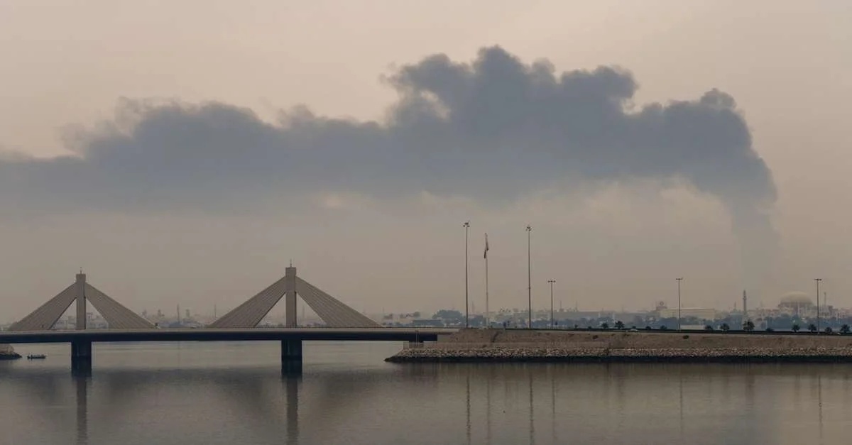 Barril de Brent Acima dos US$100: A Geopolítica Redesenha a Economia Mundial e o Cotidiano