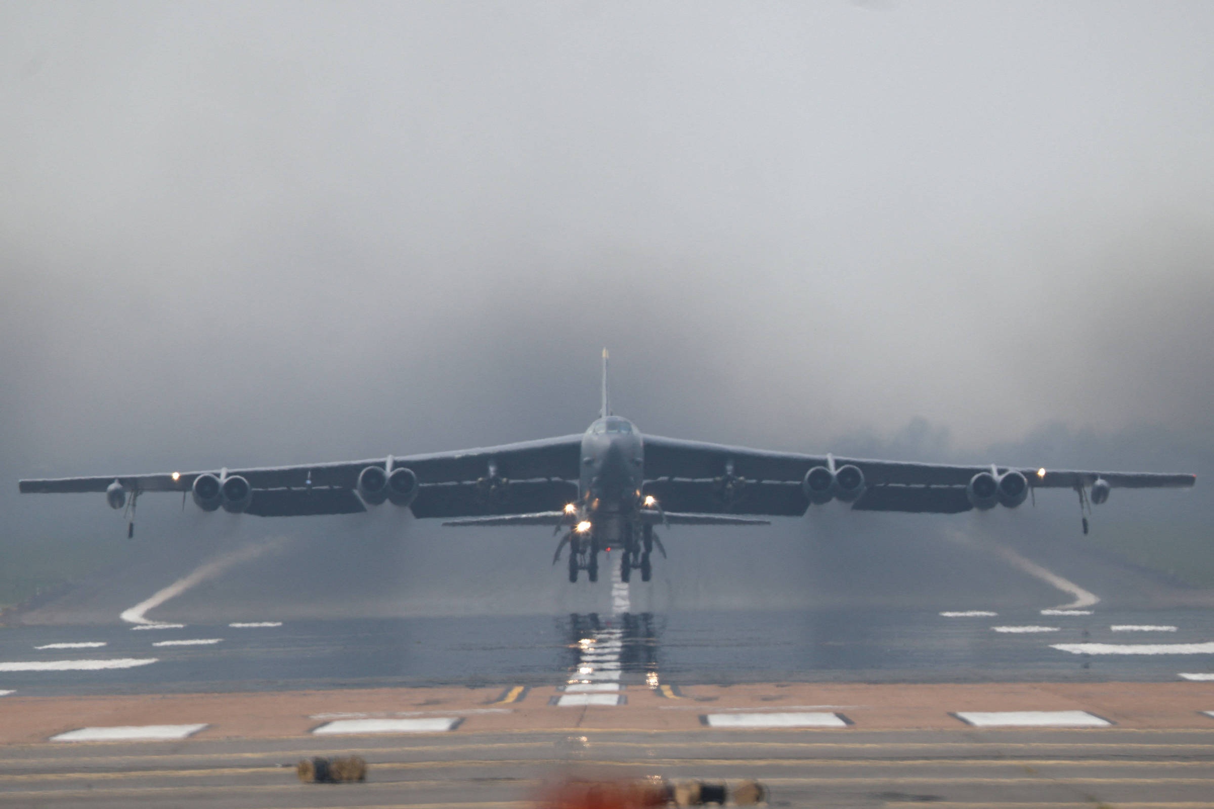 Escalada no Golfo Pérsico: Ultimato de Trump a Teerã Amplifica Tensões e Impacta Mercados Globais