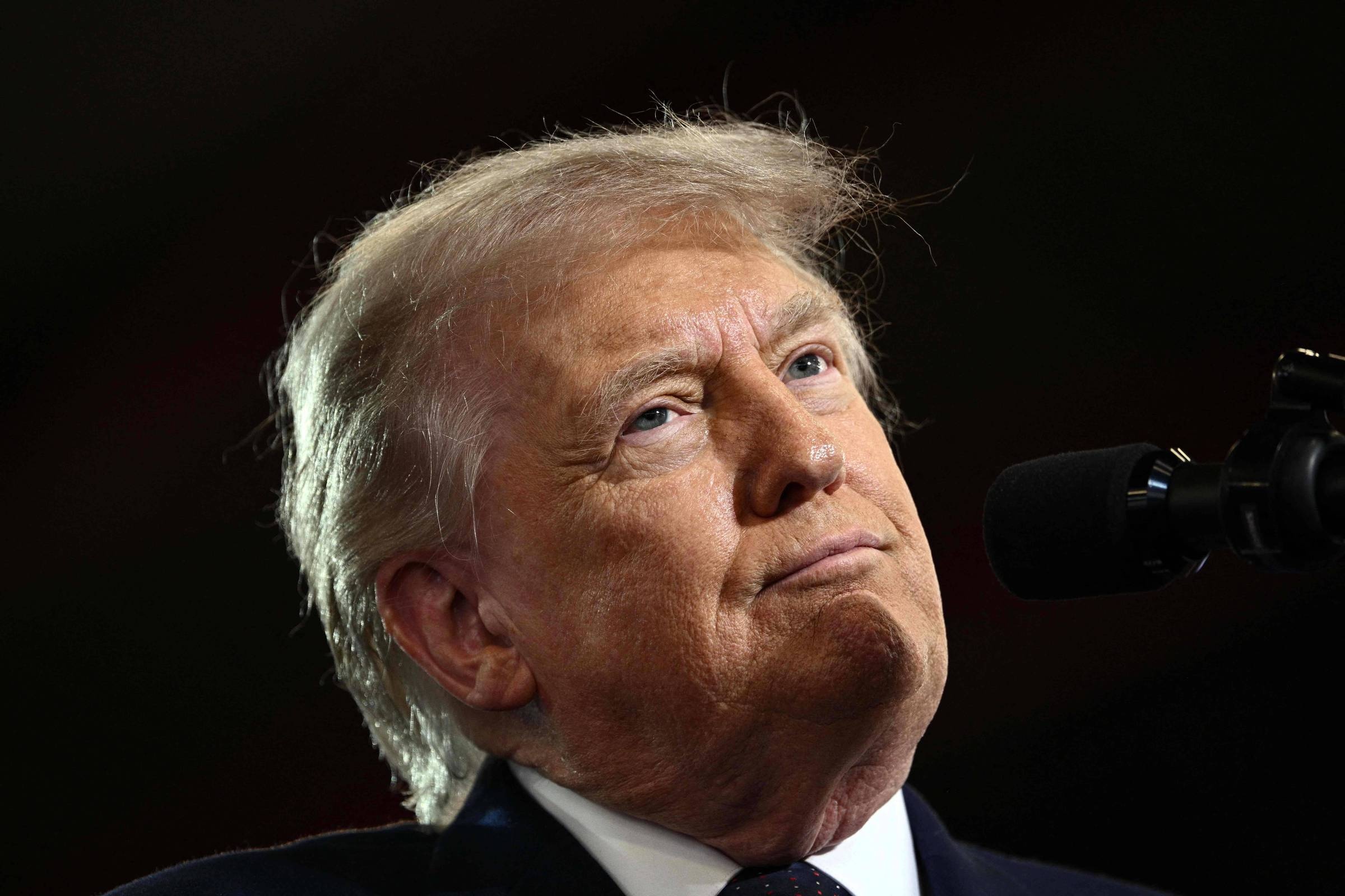 A "Lagosta" Que Trump Engoliu no Irã: Como a Crise Redefiniu o Poder Global e Afeta Seu Bolso