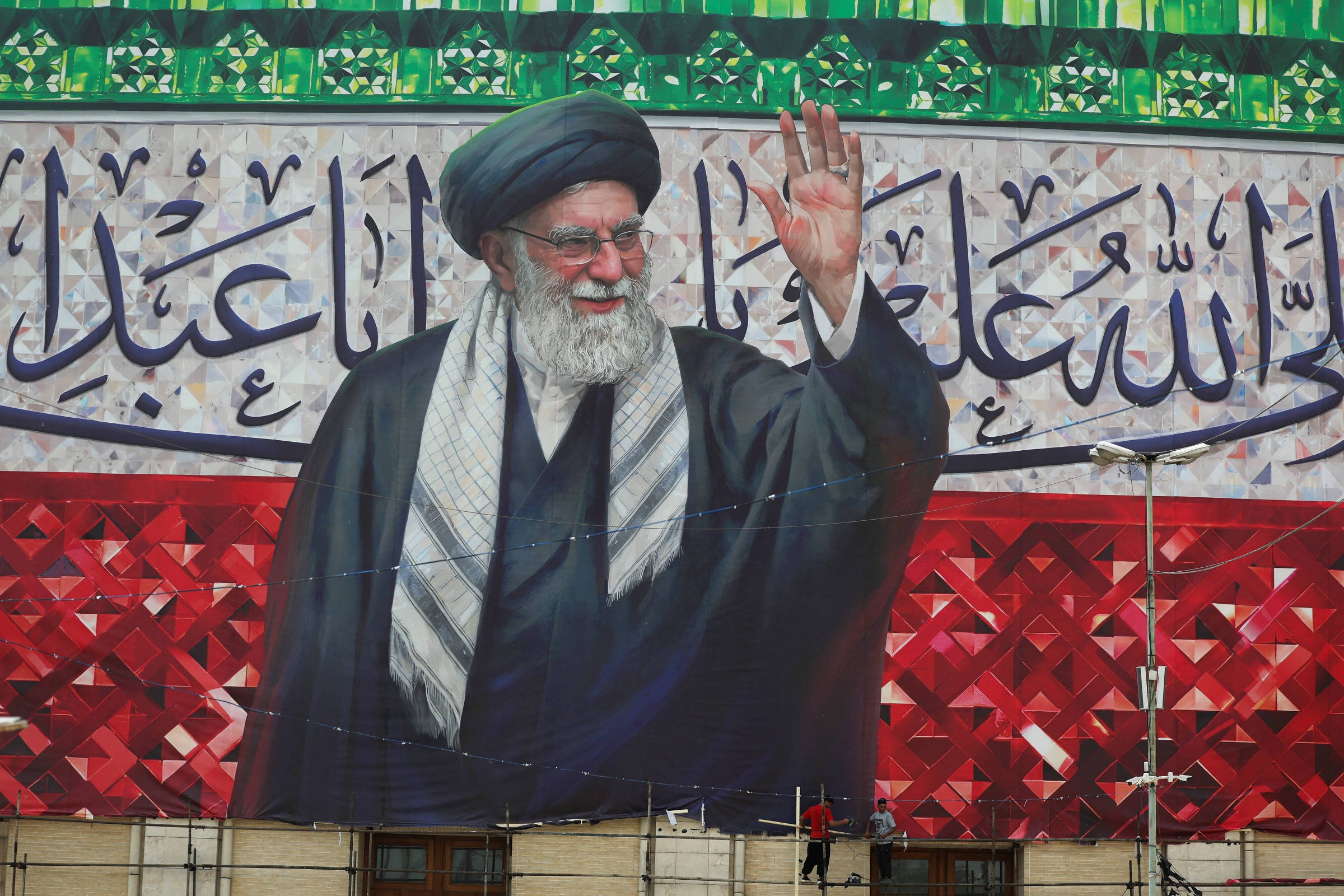 O Funeral de Khamenei: Um Espetáculo Geopolítico Iraniano e Seus Ecos Globais