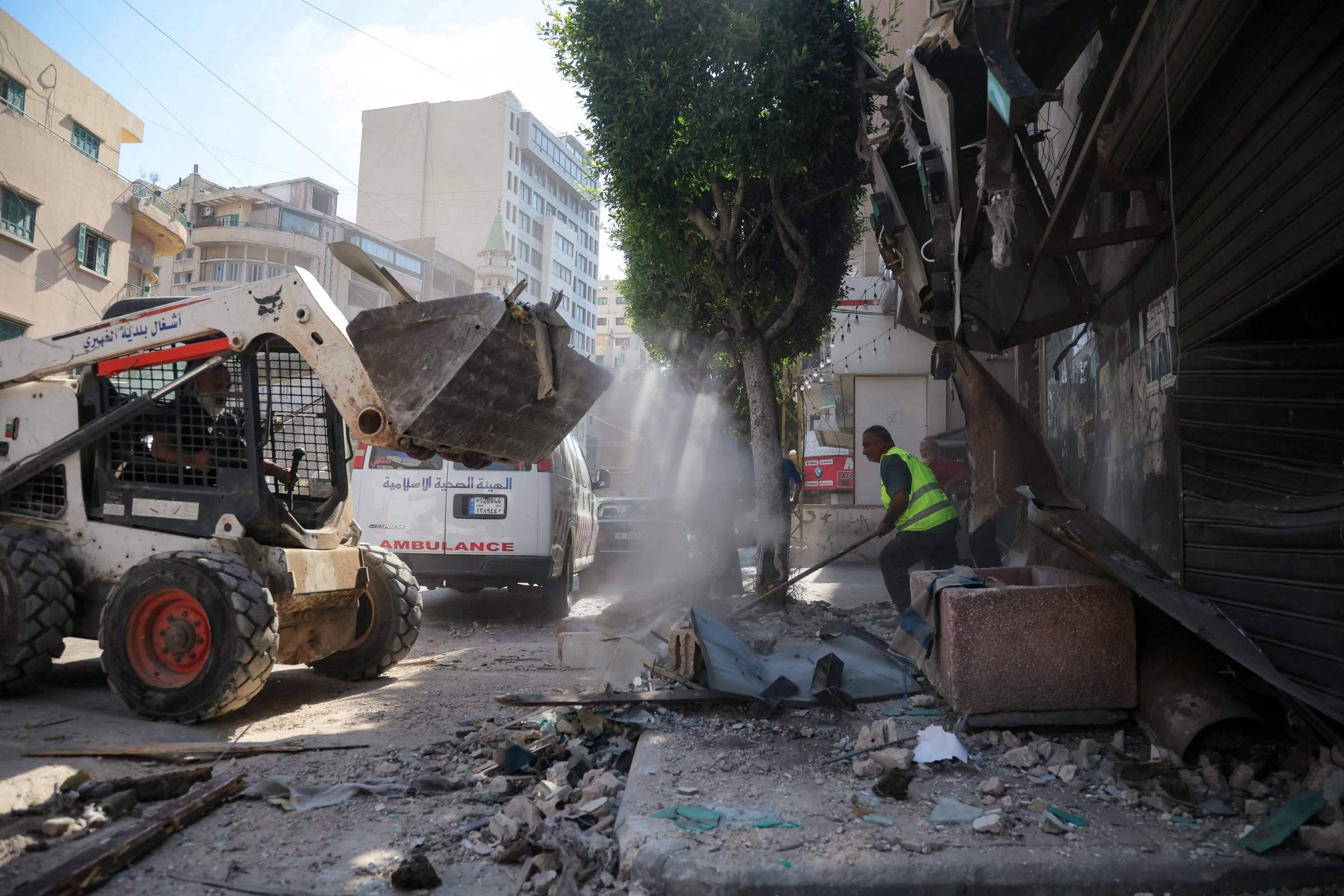 Ataque Israelense em Beirute: A Frágil Balança do Acordo Irã-EUA e o Risco de Escalada Regional
