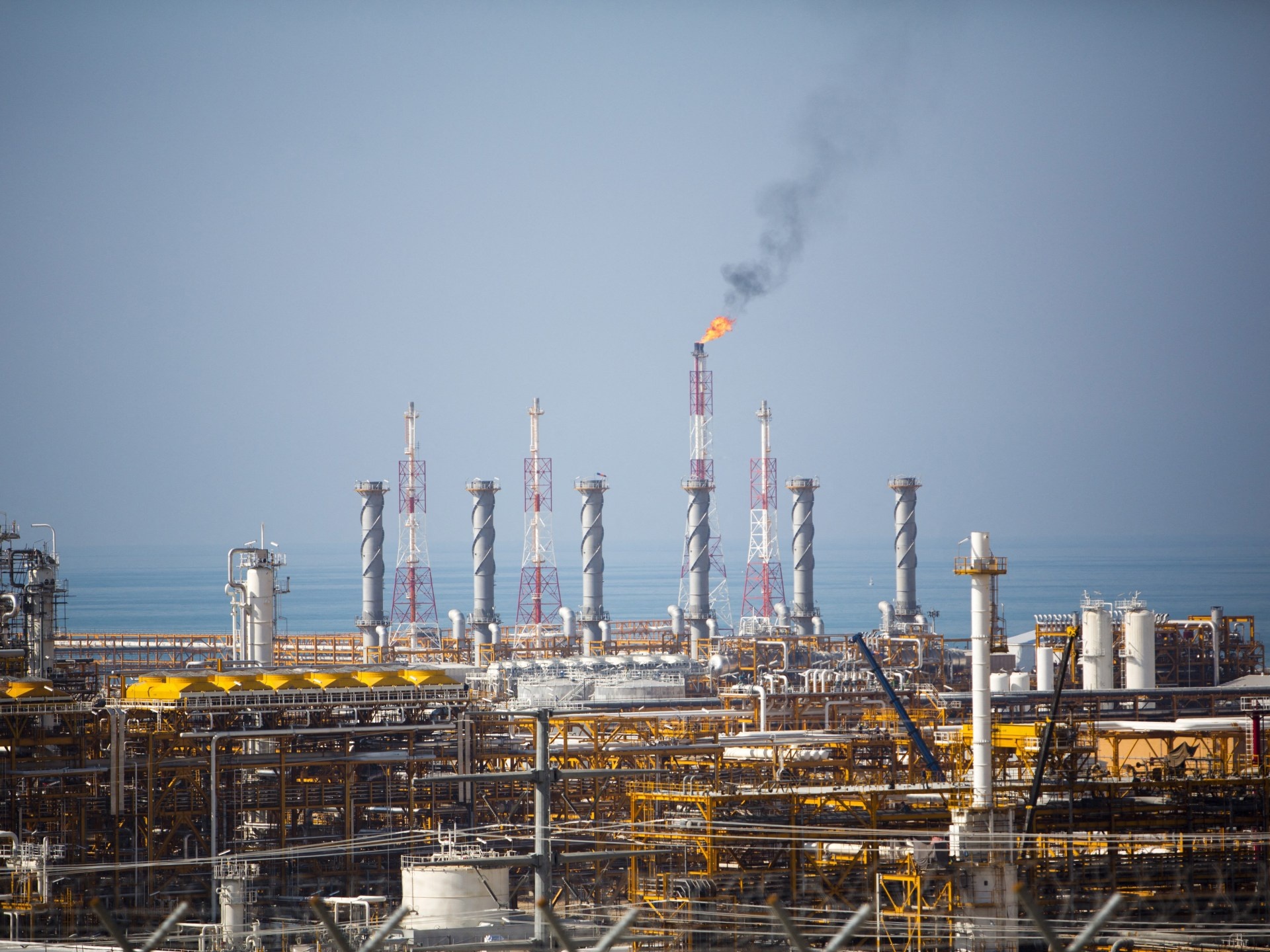 Irã Restaura Produção de Gás em Campo Vital Após Ataques: O Que Isso Significa para a Geopolítica Energética Global